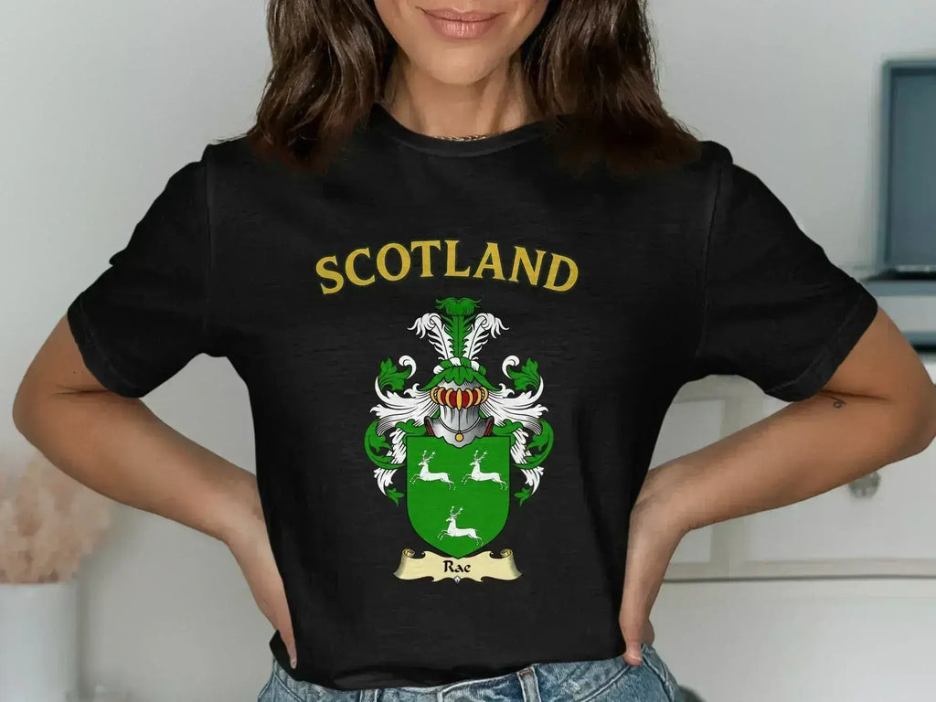 Rae Scottish clan crest t-shirt — crest and emblem detail