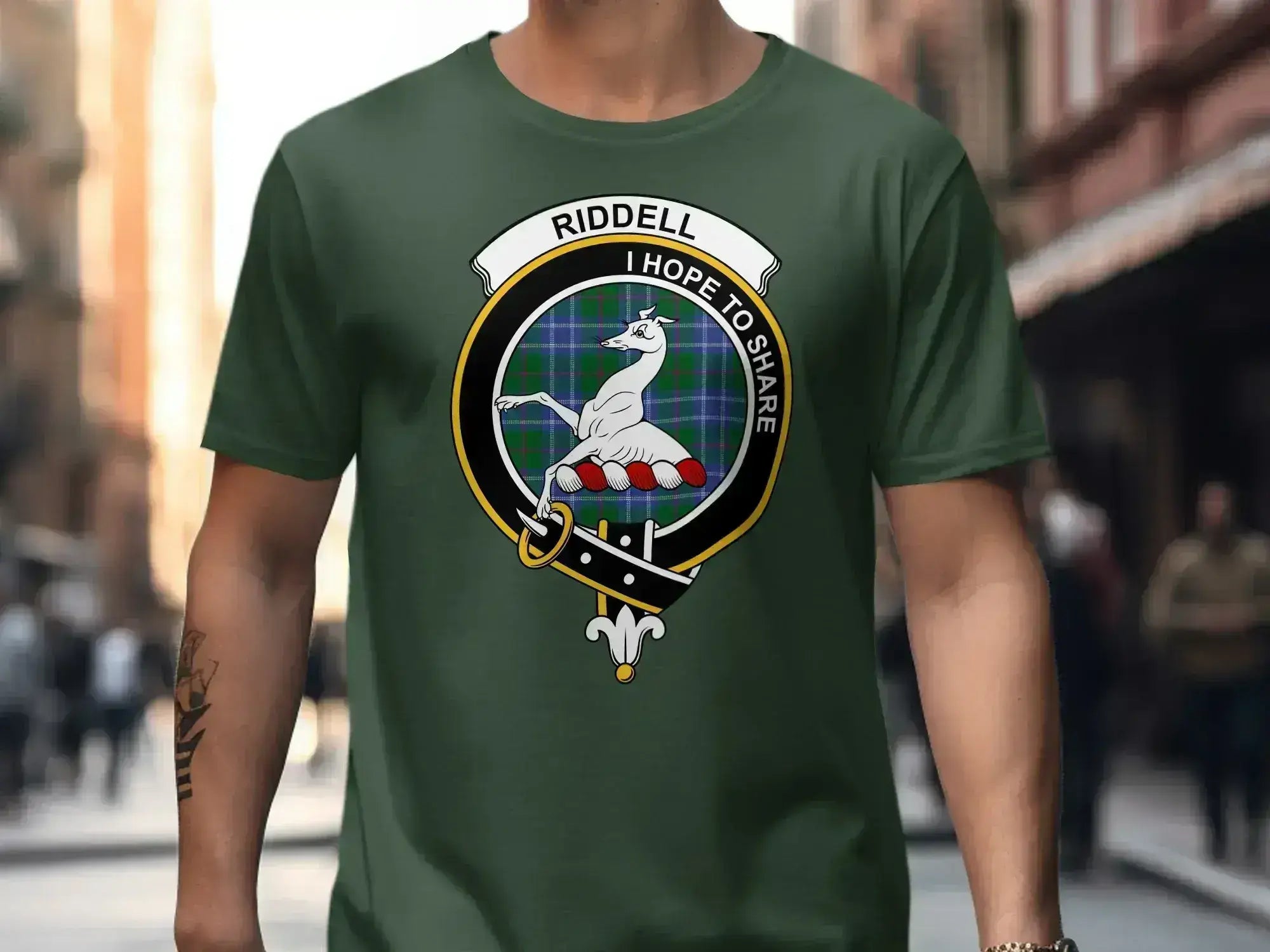 Clan Riddell crest badge I Hope to Share T-shirt in royal blue — soft cotton, short sleeve