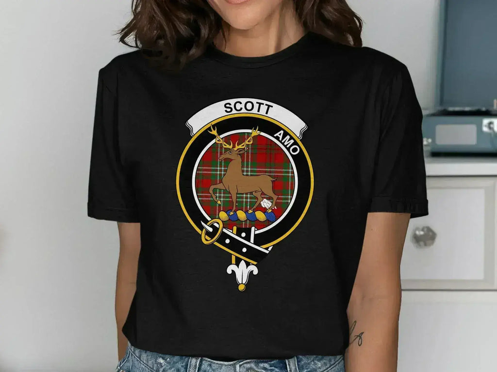 Scott amo deer crest tee in forest green — clan design, classic fit