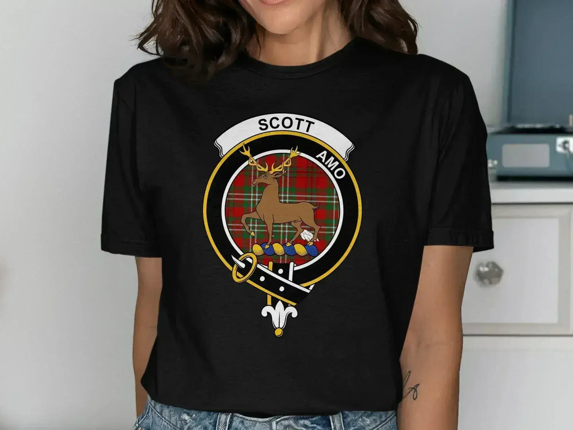 Scott amo deer crest tee in forest green — clan design, classic fit