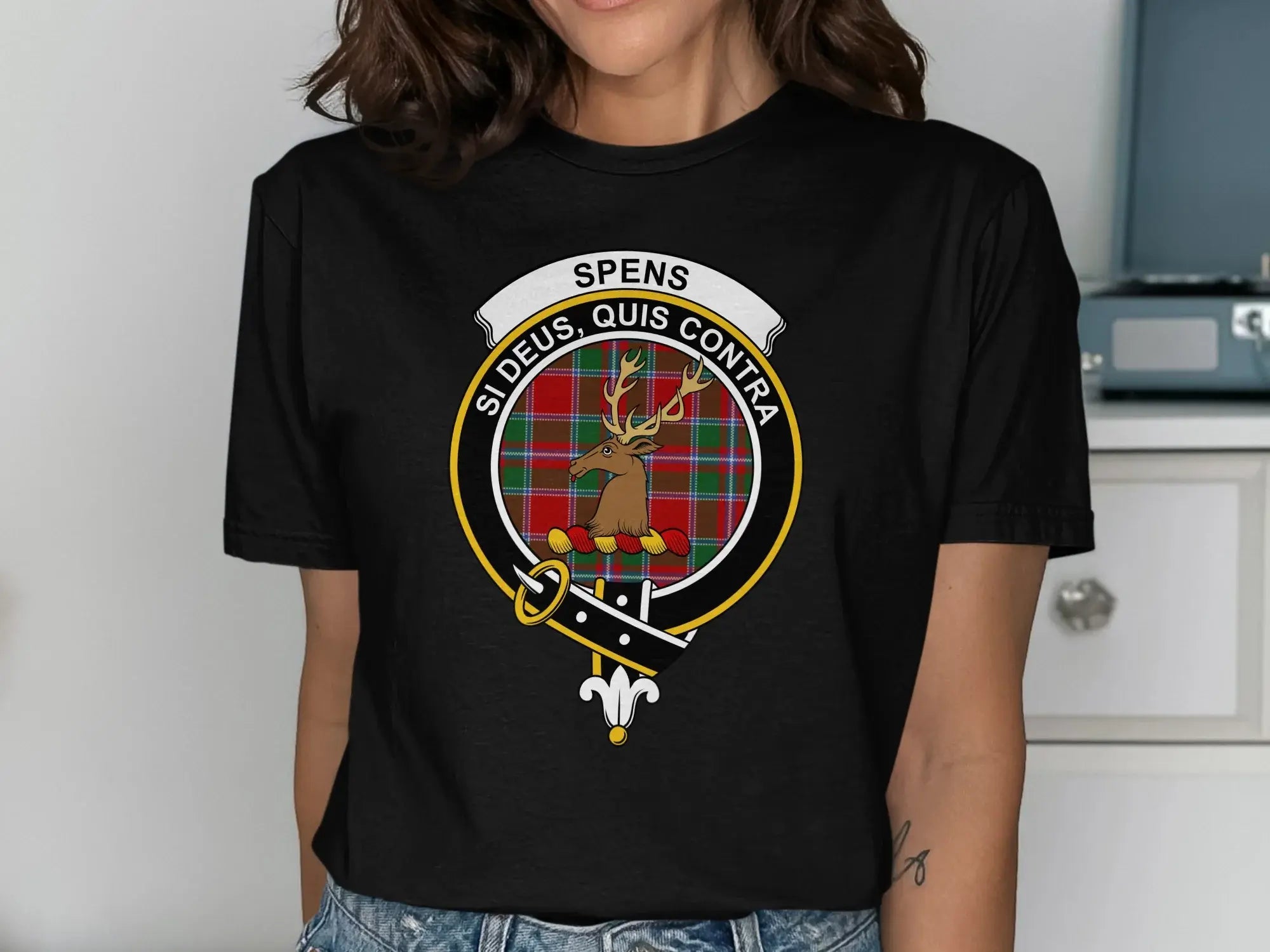 Spens si deus quis contra plaid crest t-shirt — forest green, deer emblem