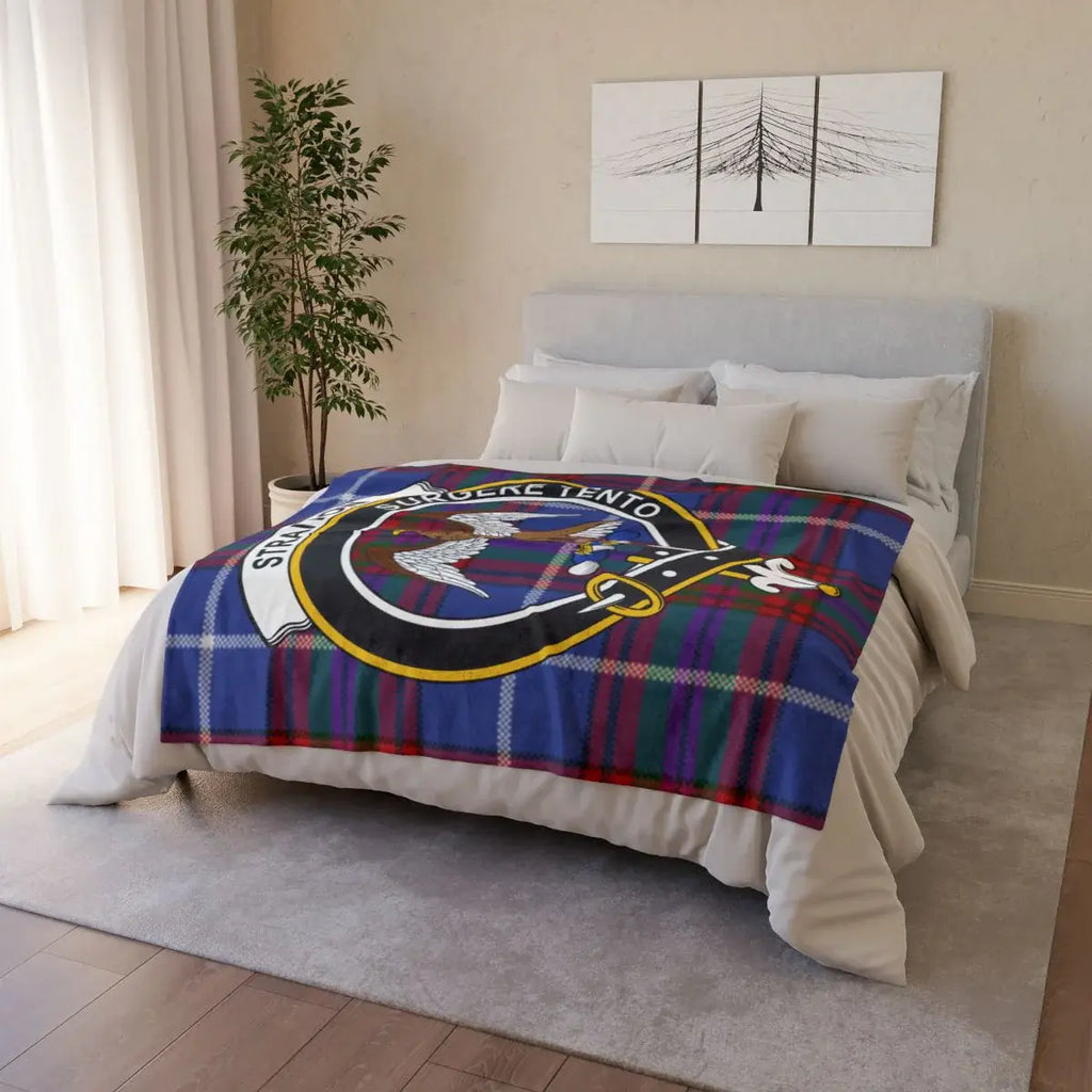 Stylish Tartan Pattern Blanket with Crest Design