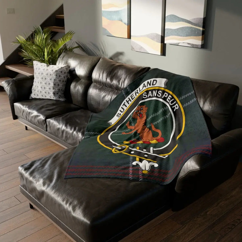 Clan Sutherland sans peur wild cat crest fleece blanket — lightweight 100% polyester