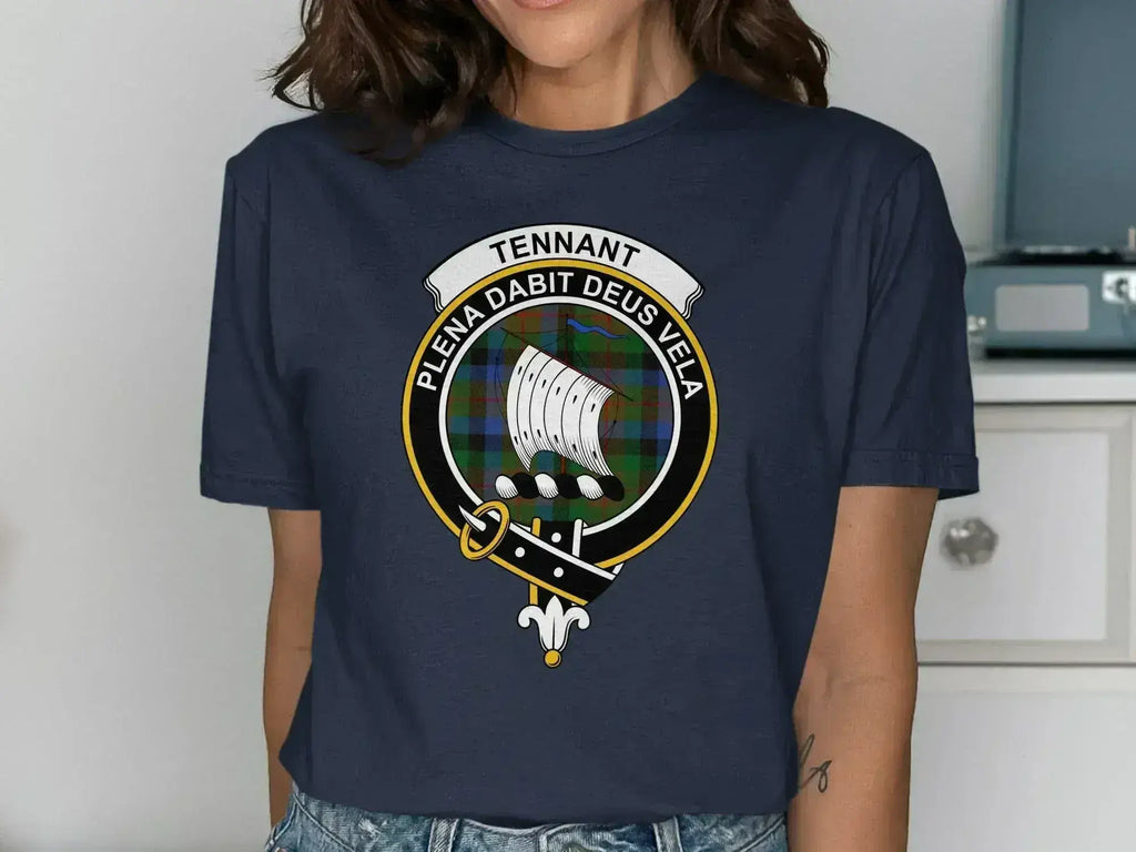 Tennant plena dabit deus vela t-shirt — navy blue, front view