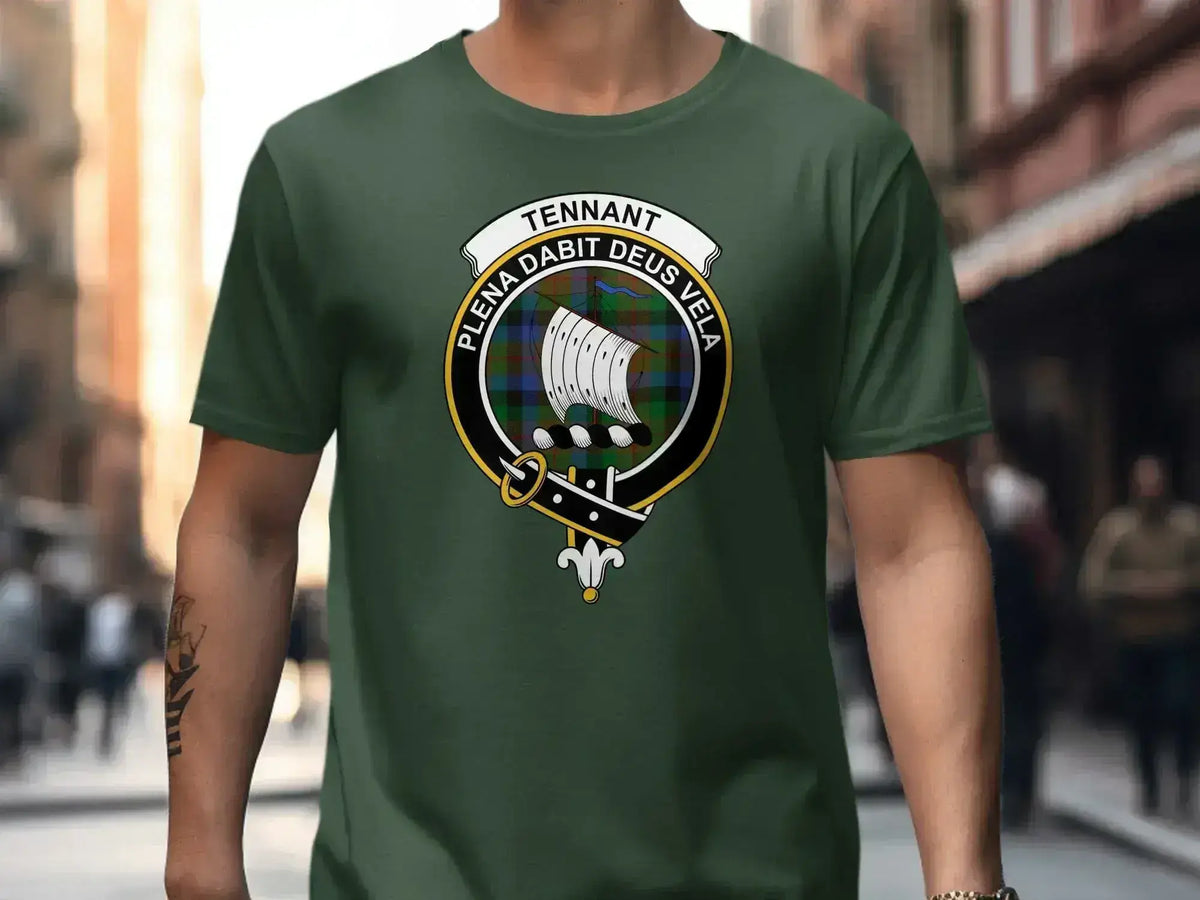 Clan Tennant plena dabit deus vela crest design t-shirt — black, relaxed fit