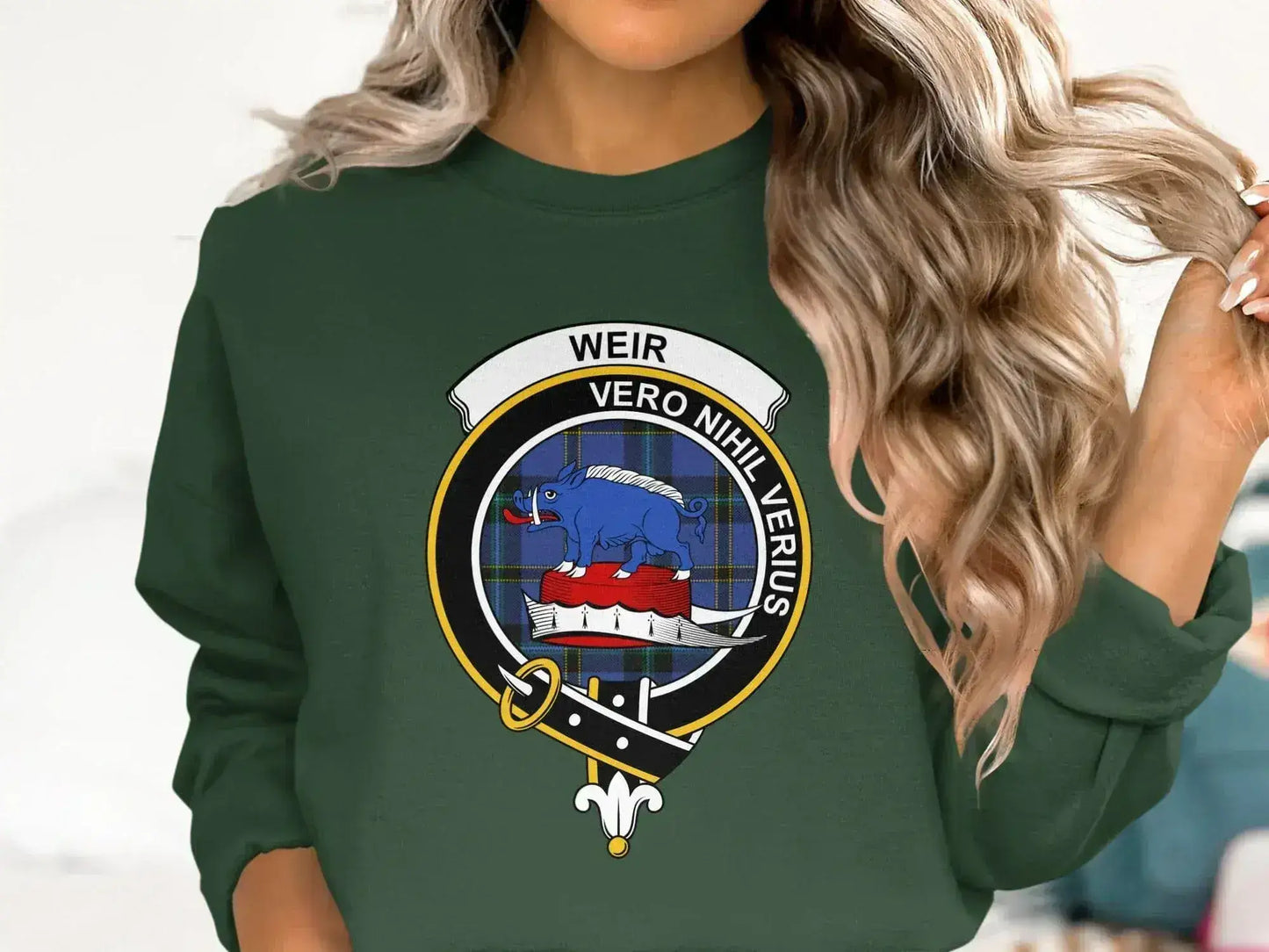 Clan Weir Crest Badge Vero Nihil Verius Sweatshirt product