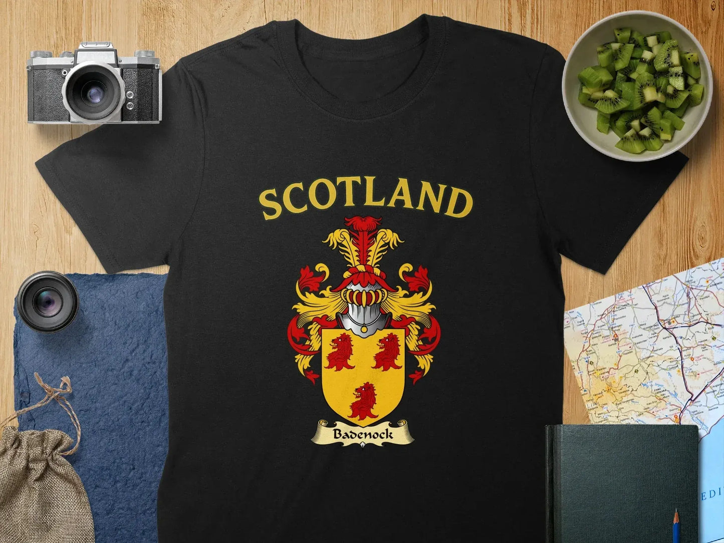 Scotland Badge Graphic Men's T-Shirt Casual Wear product