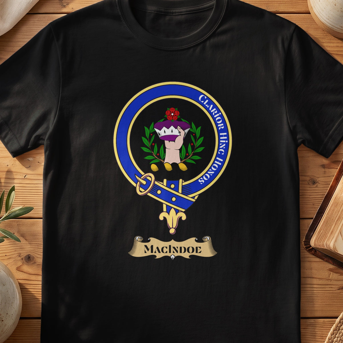 MacIndoe Scottish clan crest T-shirt in black