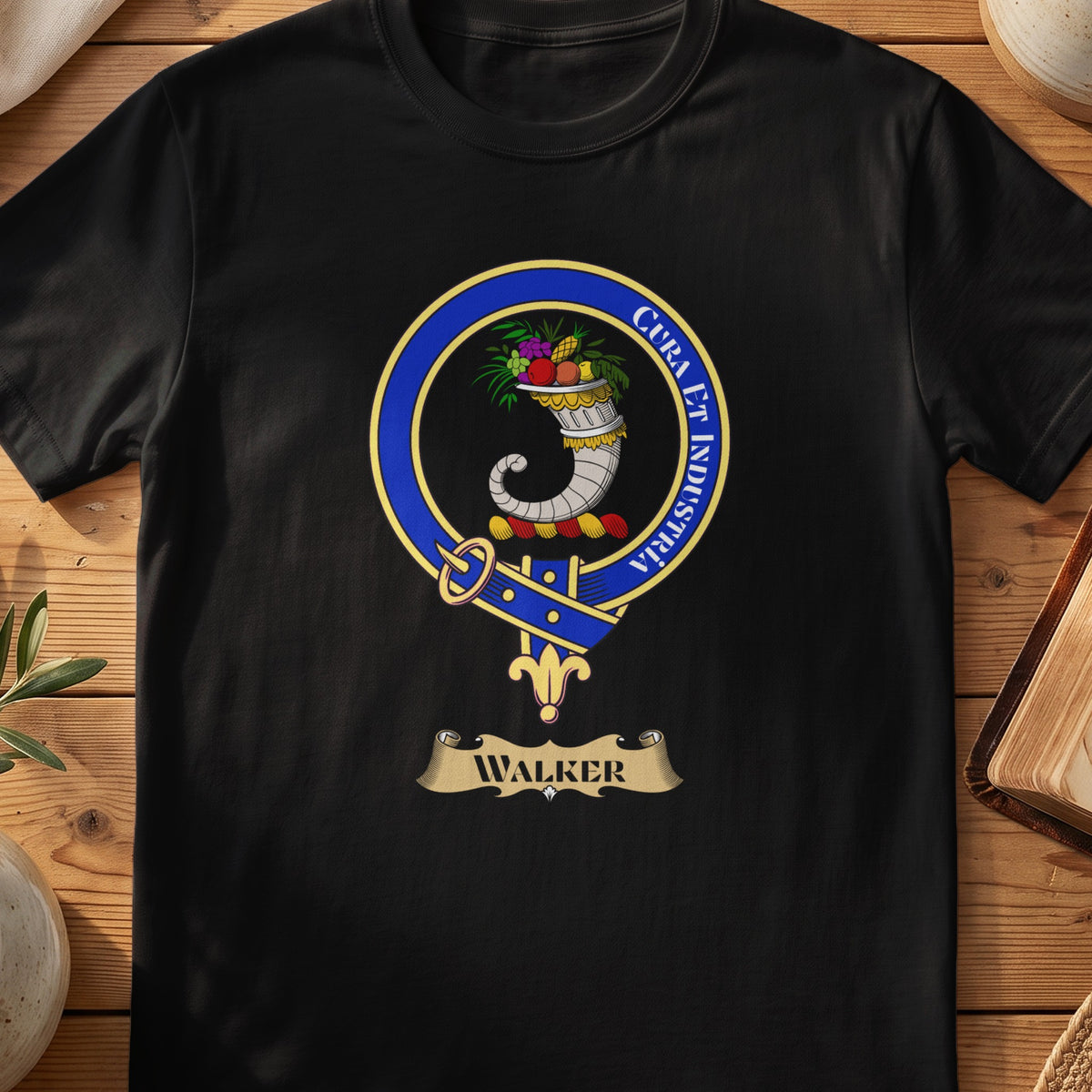 Walker Scottish clan crest T-shirt in Black