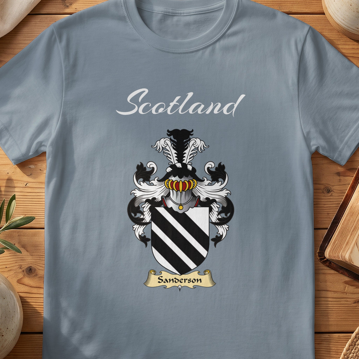 Sanderson Scottish family shield T-shirt in Stone Blue