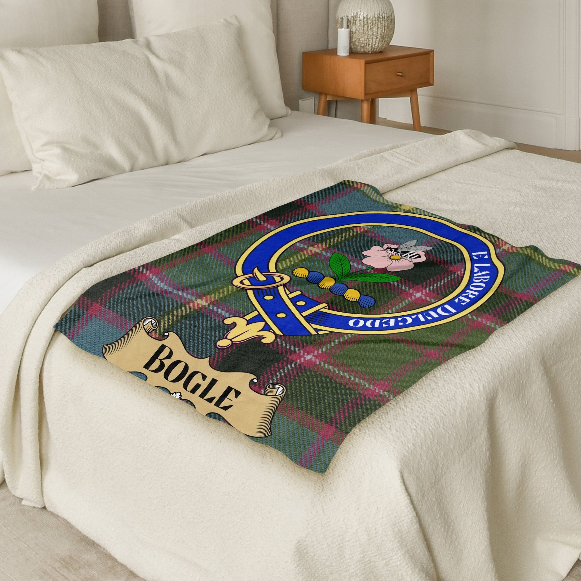 Scottish Clan Bogle Crest Tartan Throw Blanket - Living Stone Gifts