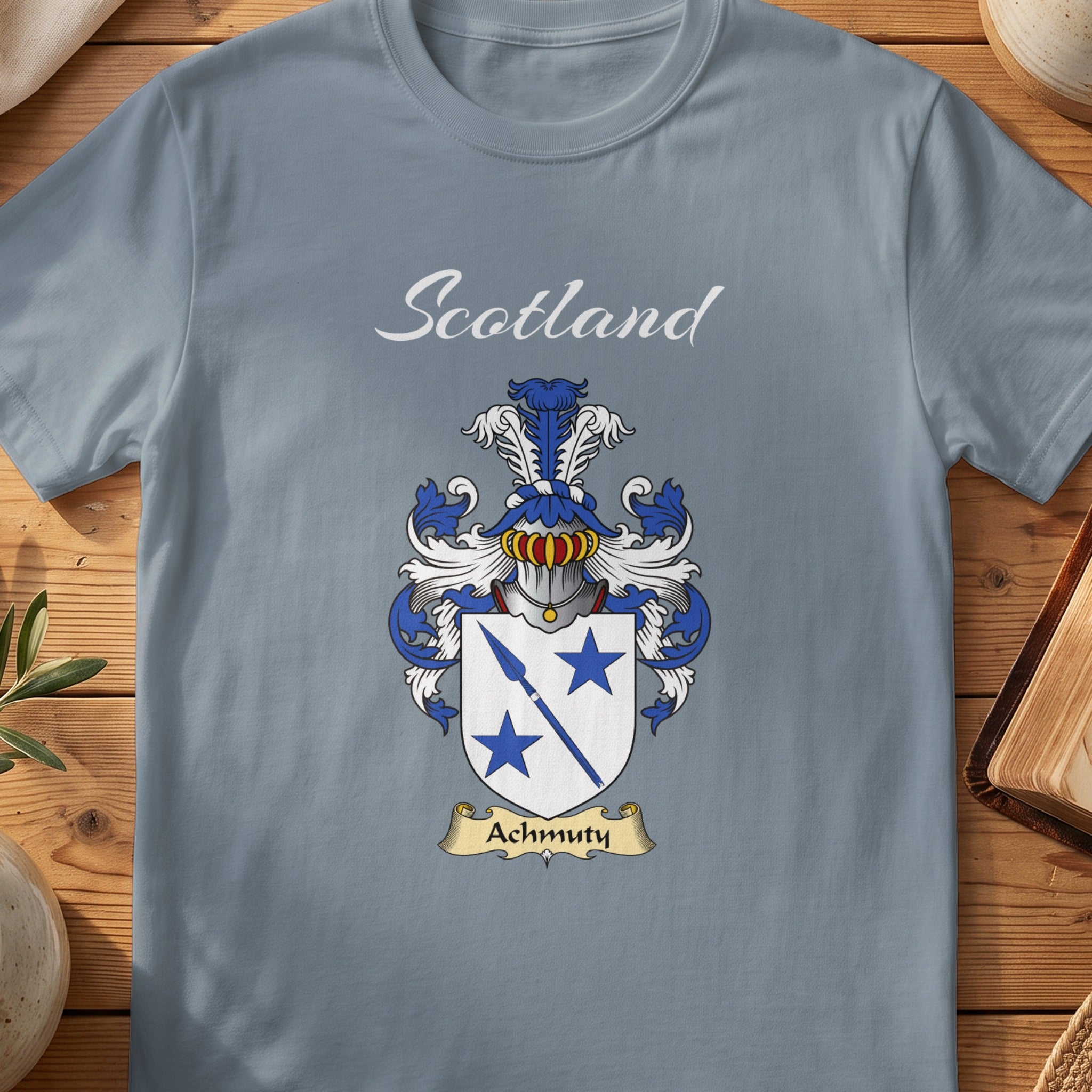 Achmuty Scottish family shield T-shirt in Stone Blue
