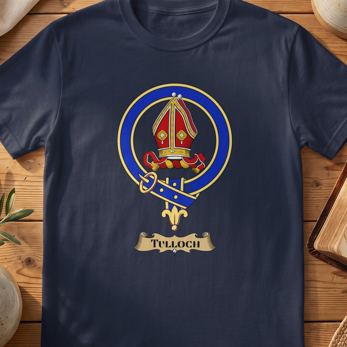 Tulloch Scottish clan crest T-shirt in Navy