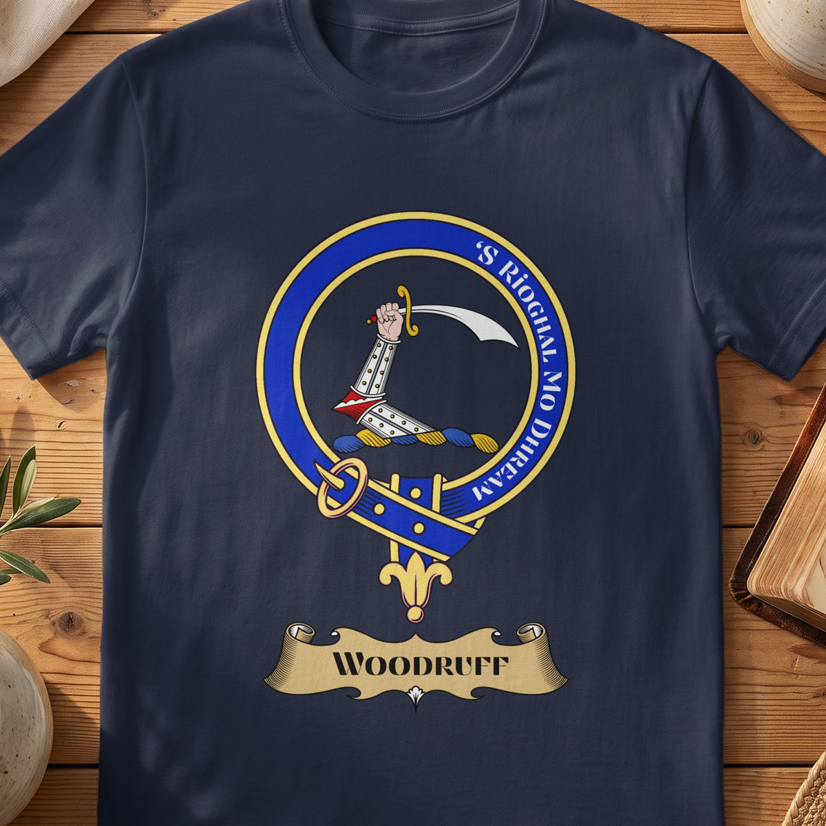 Woodruff Scottish clan crest T-shirt in Navy