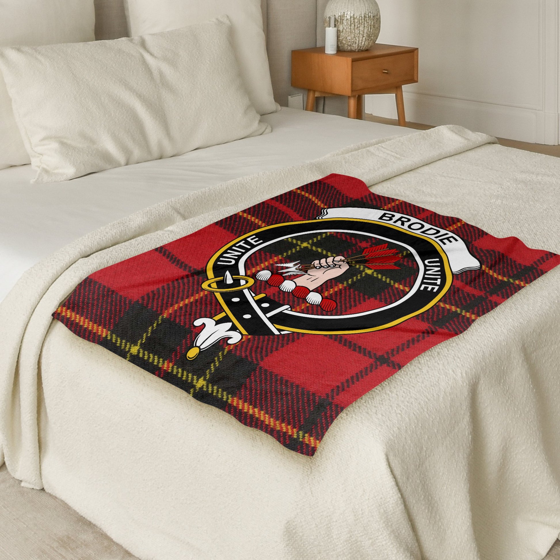 Scottish Clan Brodie Crest Tartan Throw Blanket - Living Stone Gifts