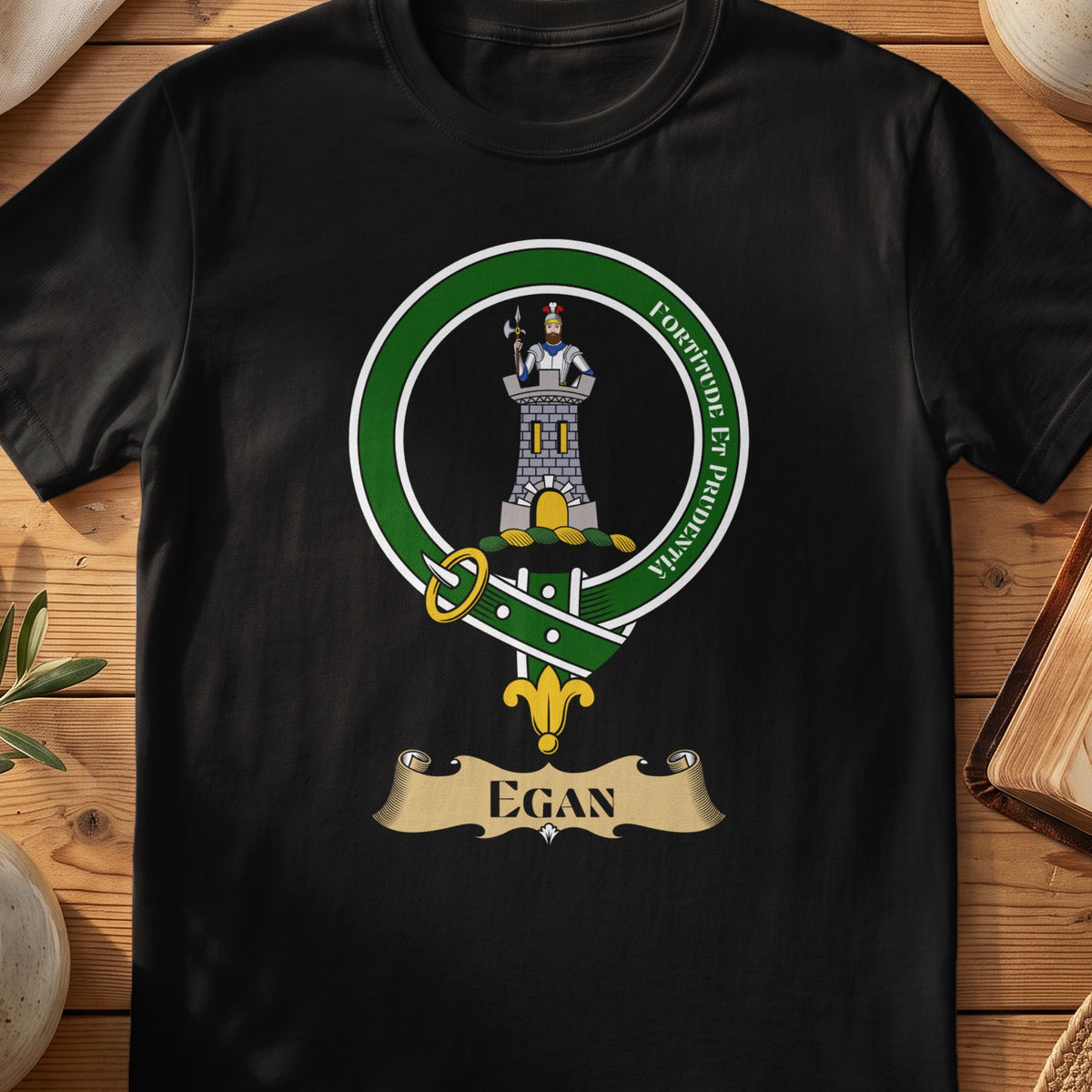 Egan Irish family crest T-shirt in black