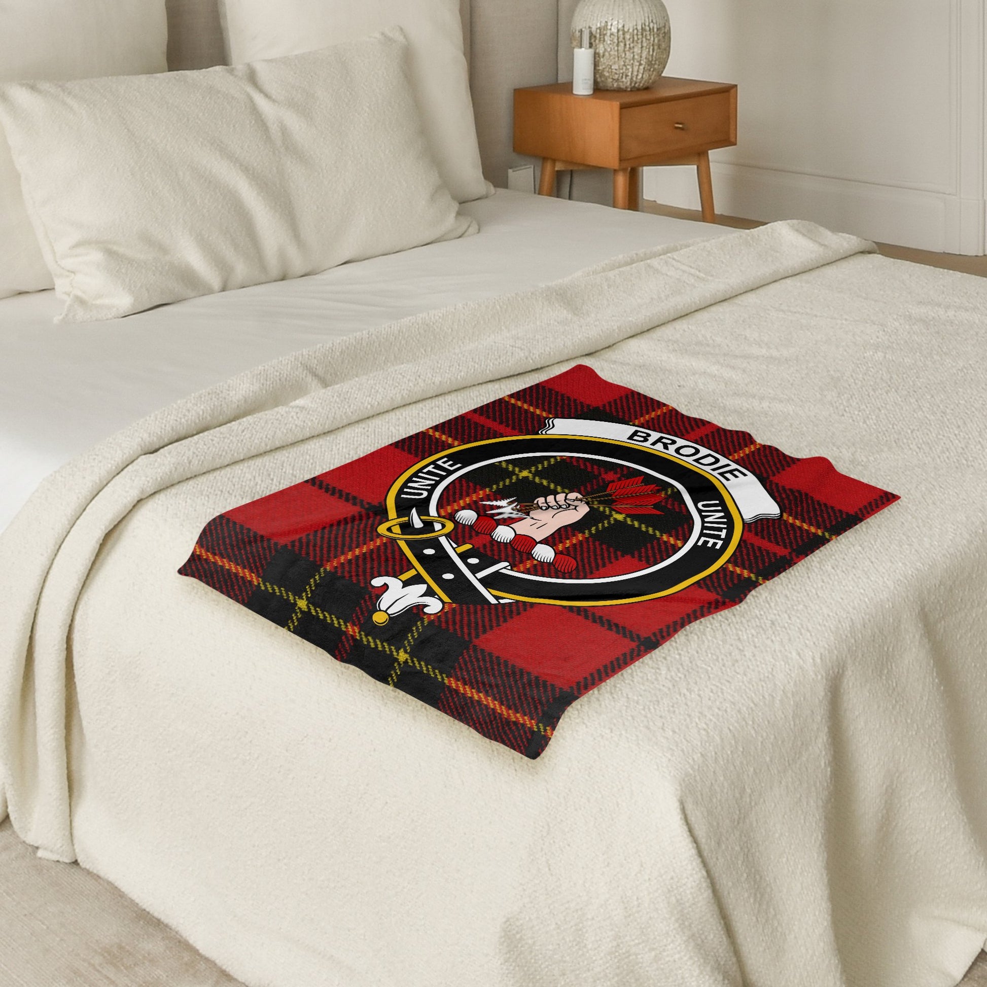 Scottish Clan Brodie Crest Tartan Throw Blanket - Living Stone Gifts