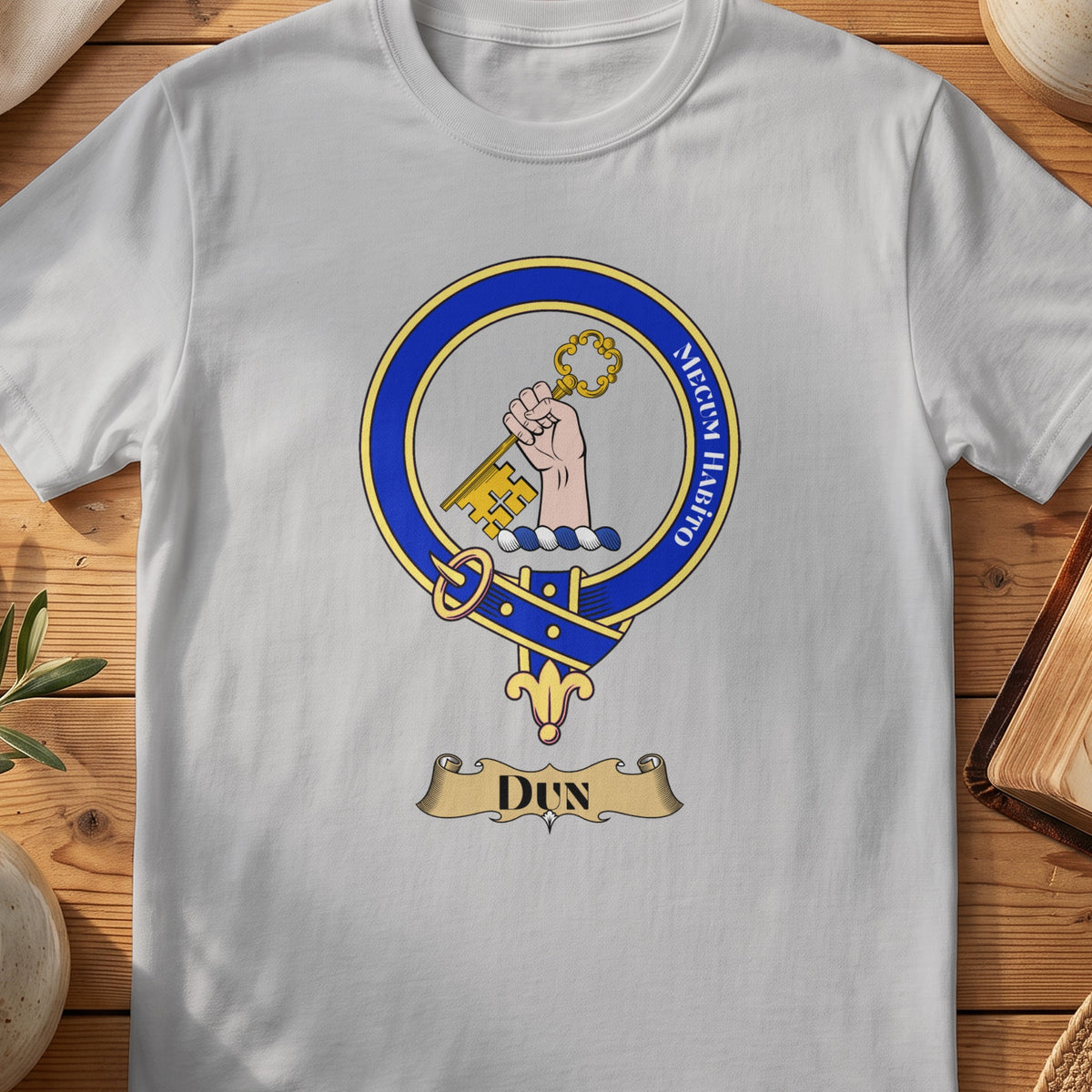 Dun Scottish clan crest T-shirt in Sport Grey