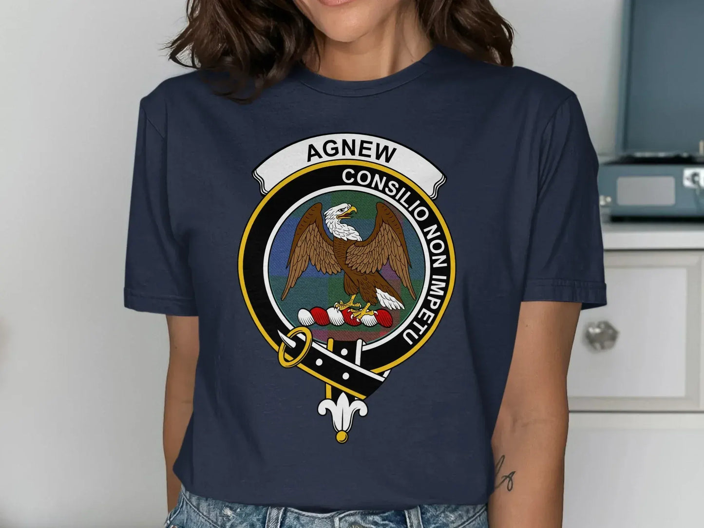 Agnew Clan Crest Tartan Eagle Emblem T-Shirt Sweatshirt - Celtic Ancestry Gifts