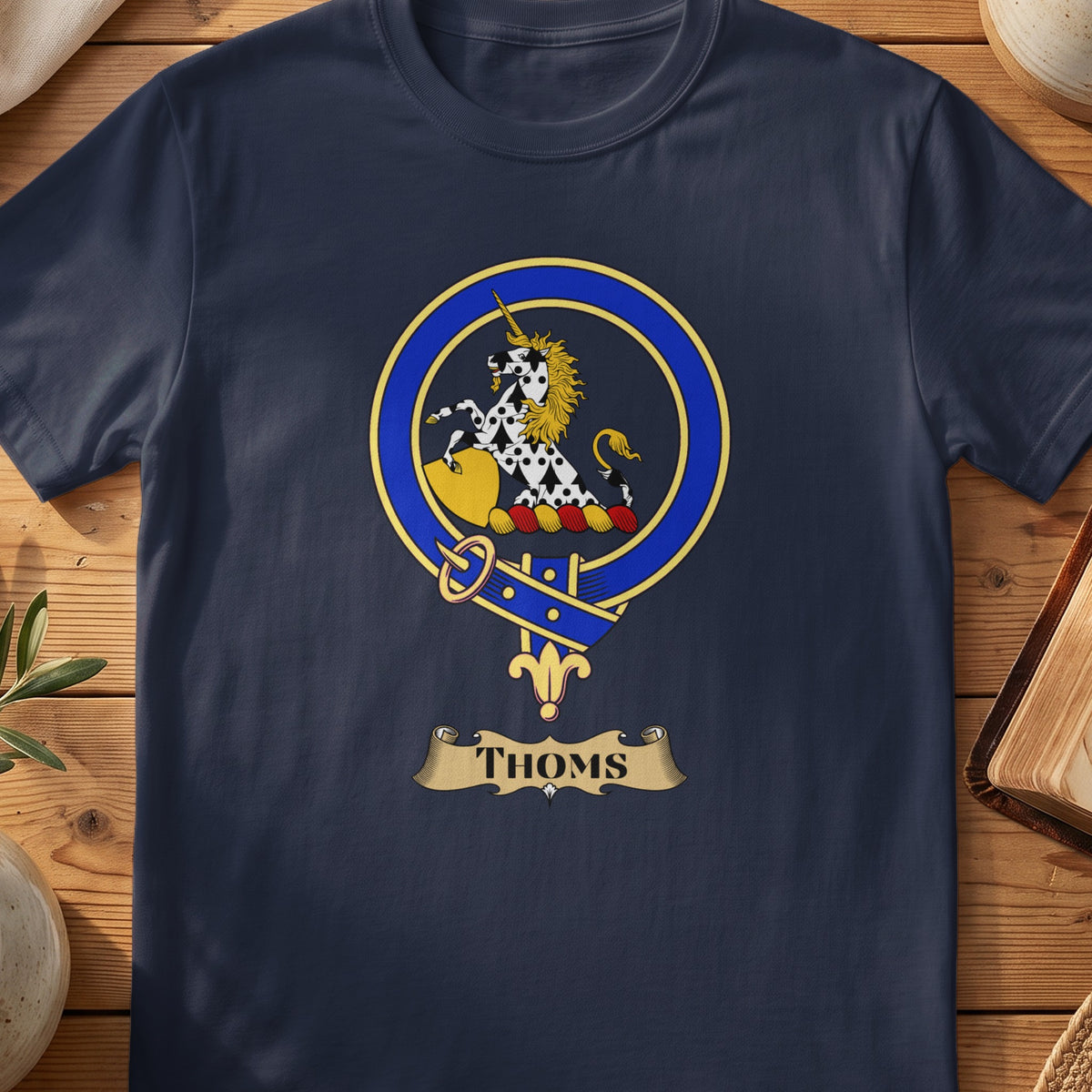 Thoms Scottish clan crest T-shirt in Navy
