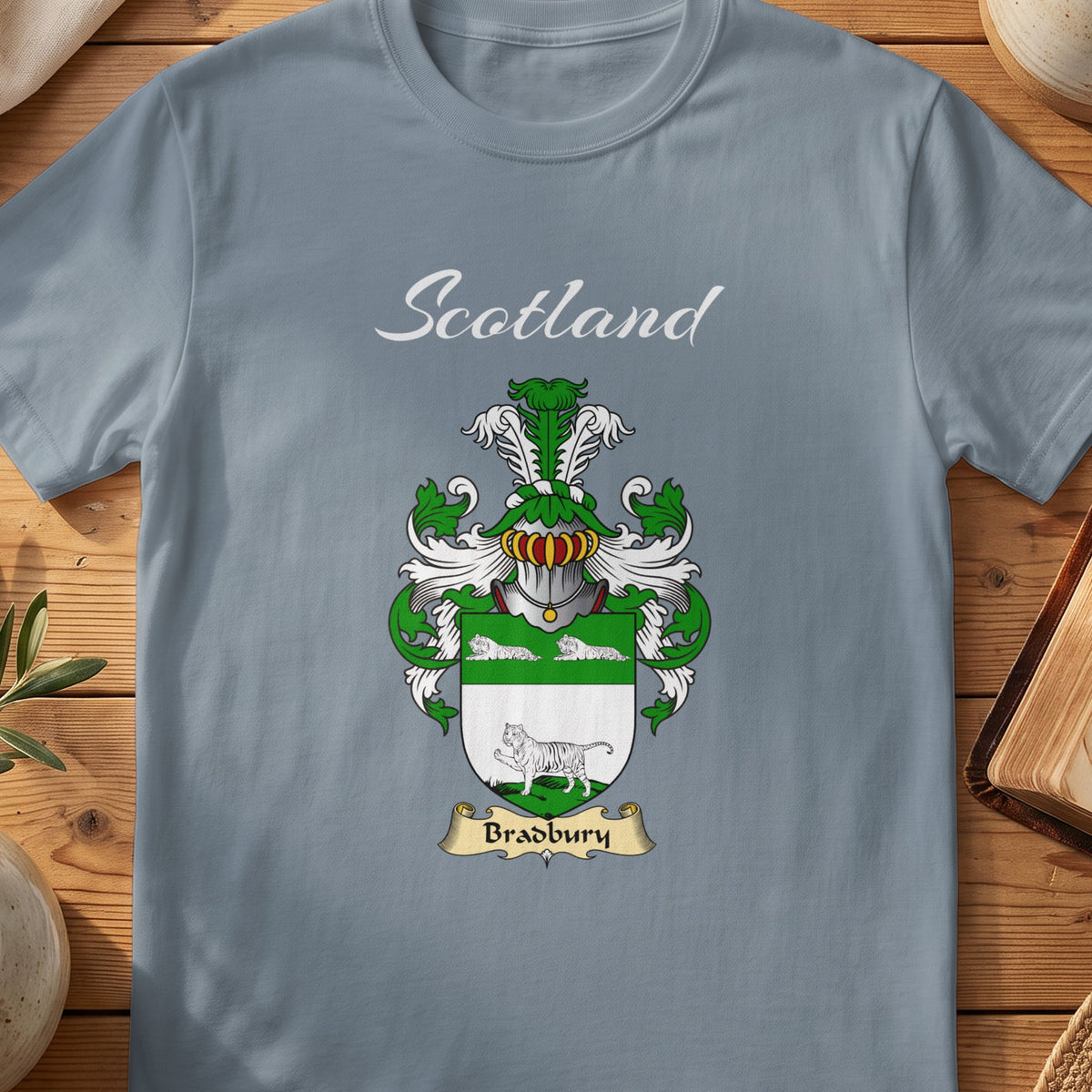 Bradbury Scottish family shield T-shirt in Stone Blue