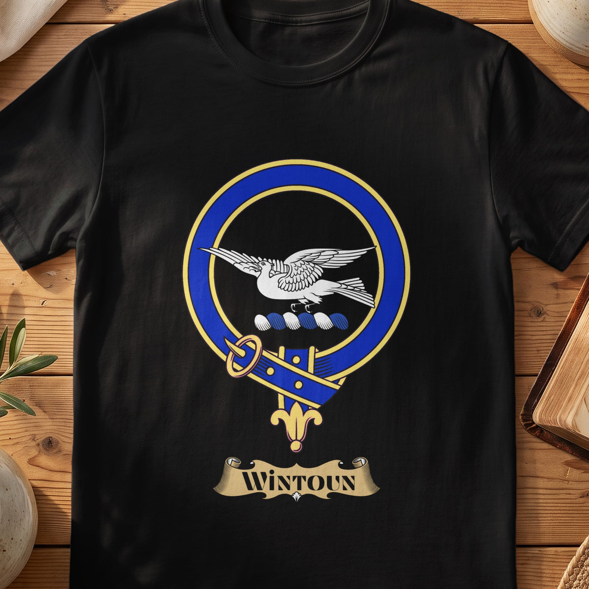 Wintoun Scottish clan crest T-shirt in Black