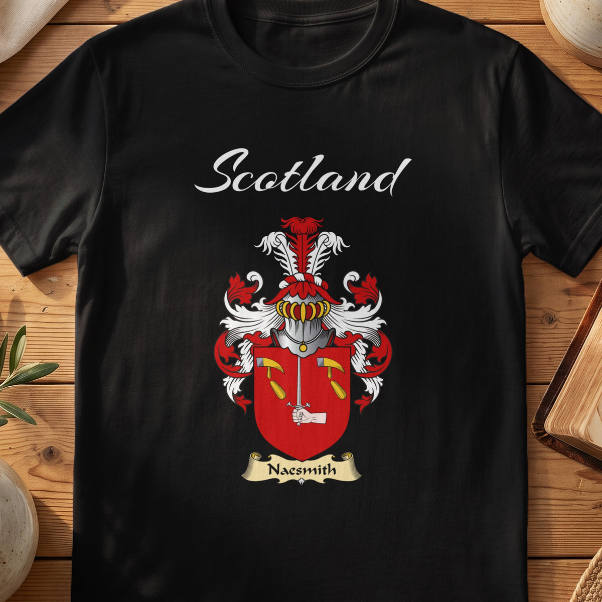 Naesmith Scottish family shield T-shirt in Black