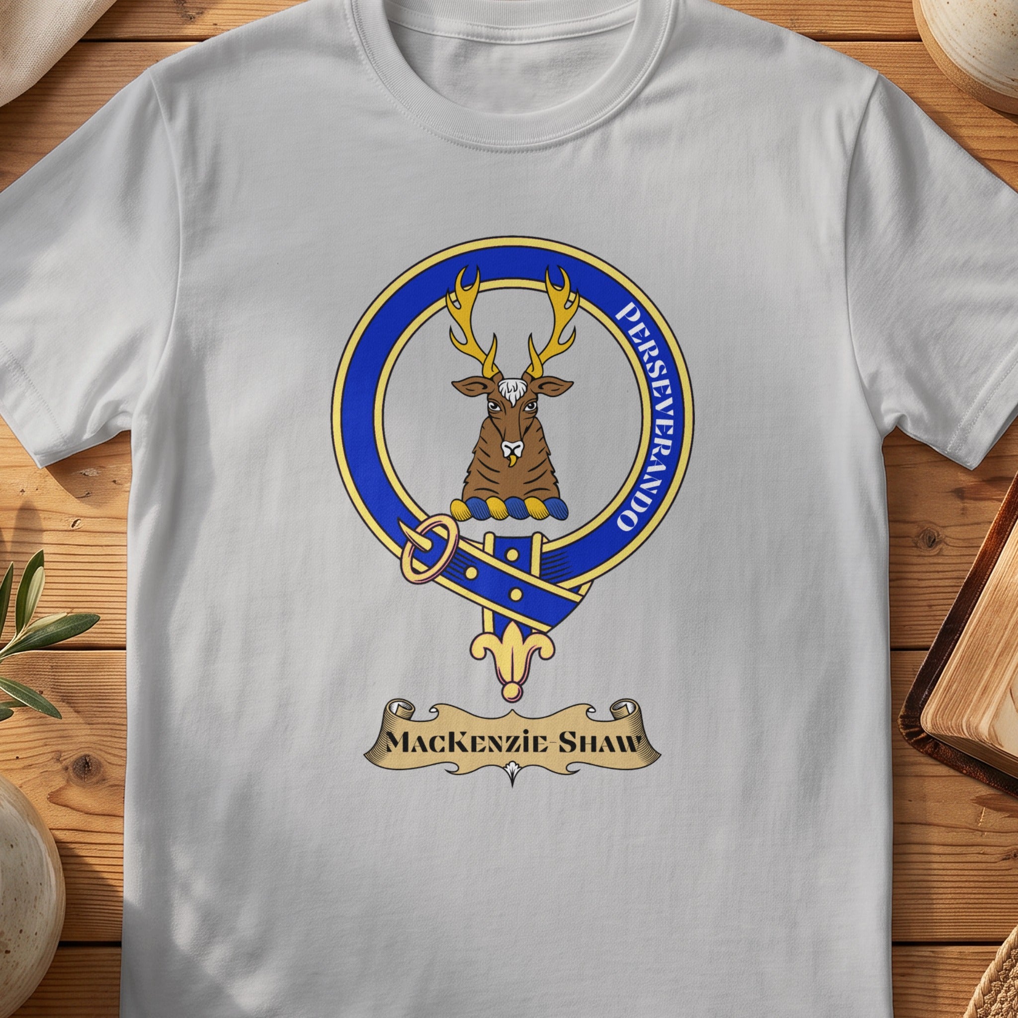Mackenzie Shaw Scottish clan crest T-shirt in Sport Grey