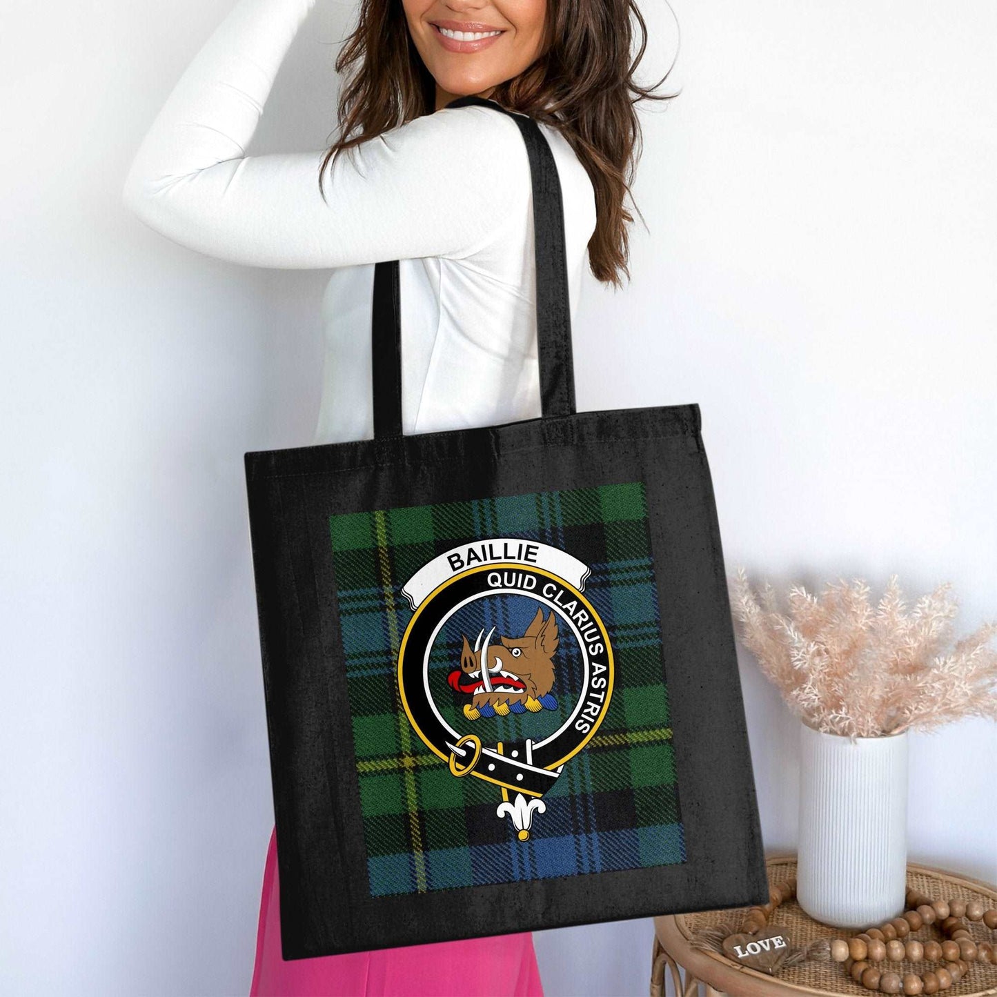 Baillie Quid Clarius Astris Clan Crest Tote Bag - Living Stone Gifts