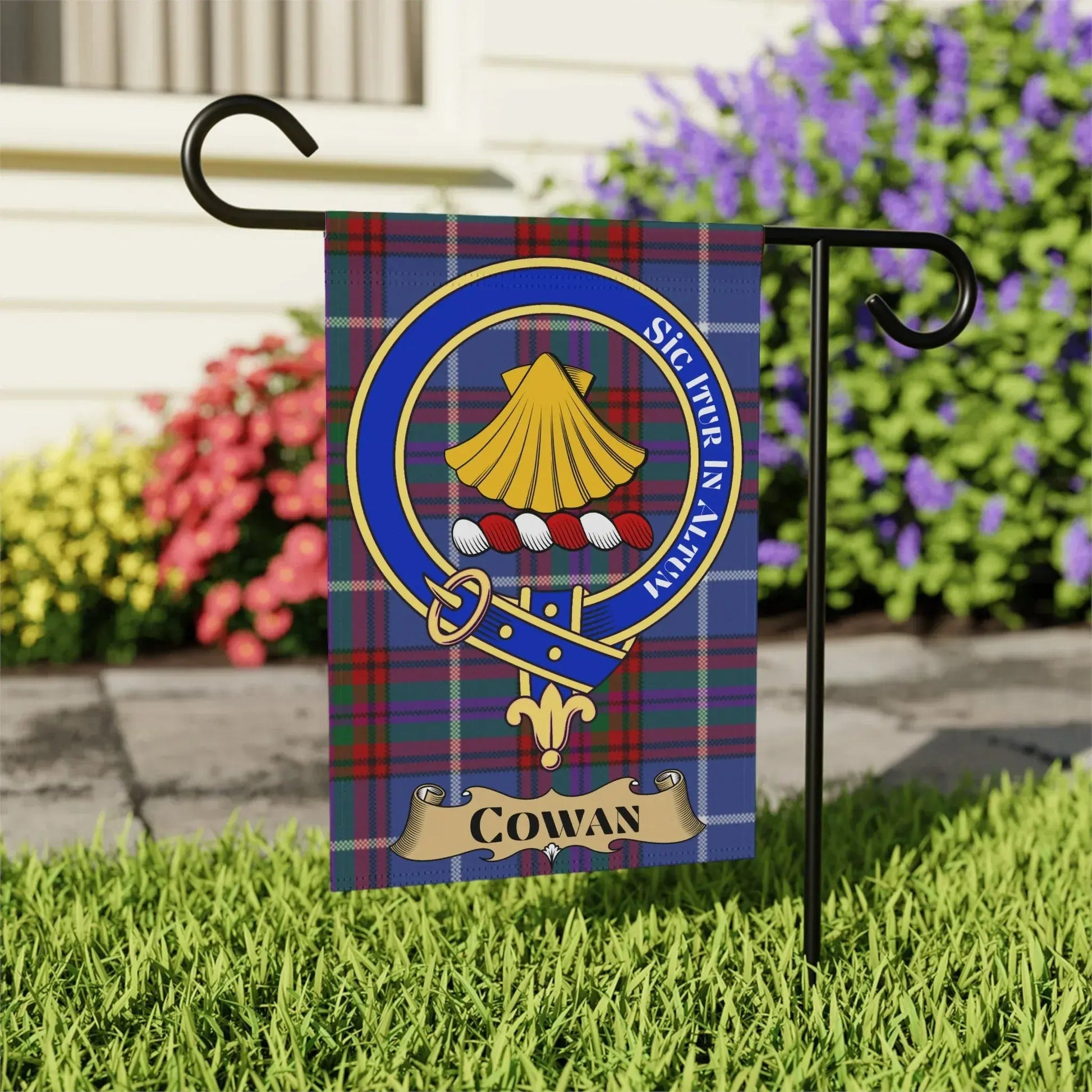 Cowan Plaid Flag Garden Decoration Product