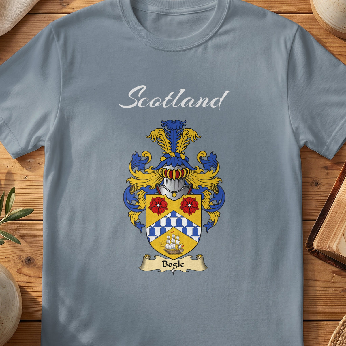 Bogle Scottish family shield T-shirt in Stone Blue