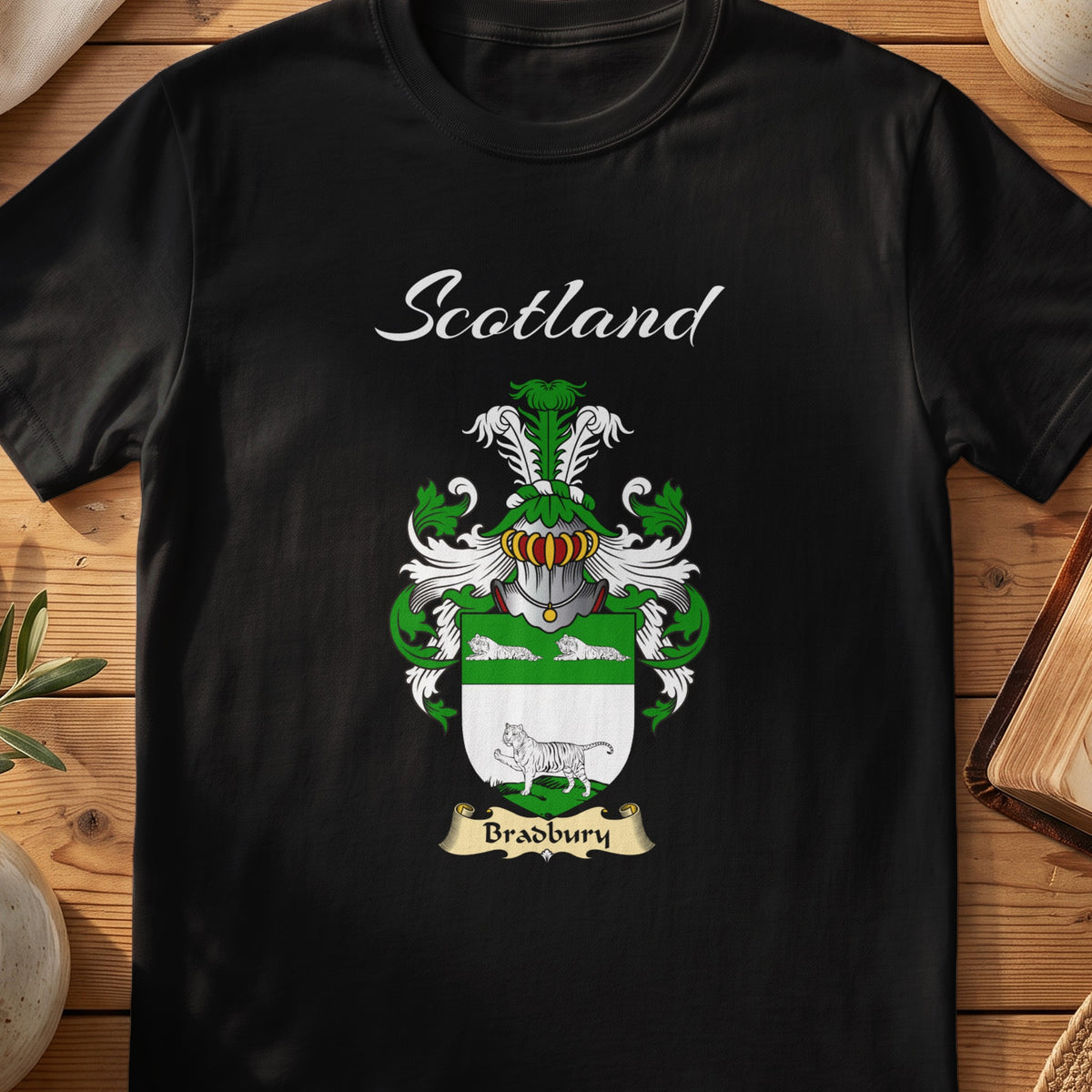 Bradbury Scottish family shield T-shirt in Black