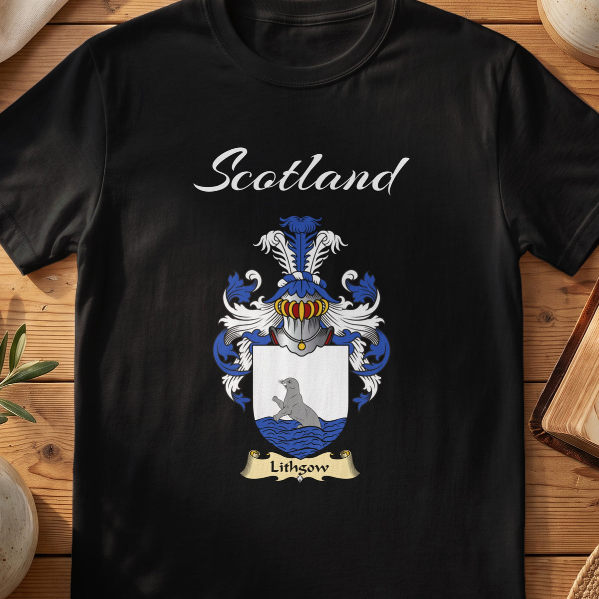Lithgow Scottish family shield T-shirt in Black