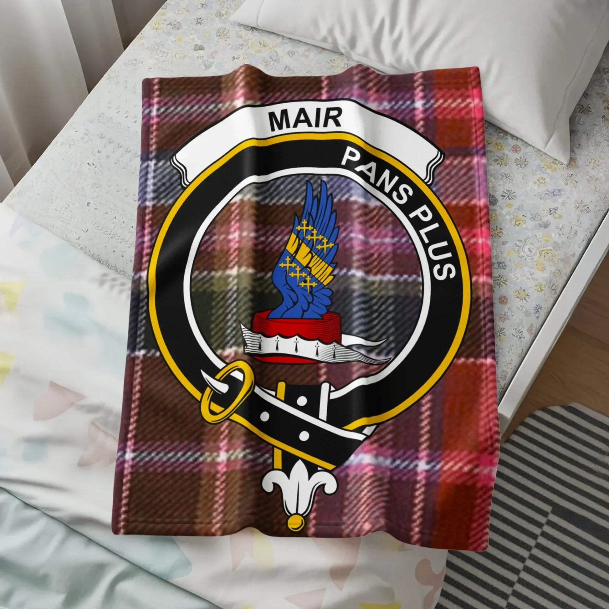 Mair Pans Plus Crest Plaid Design Blanket product
