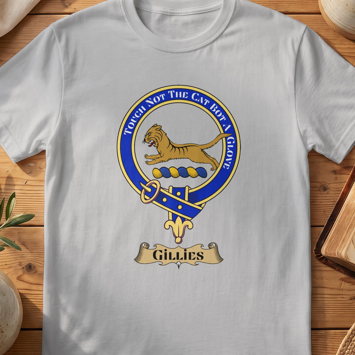 Gillies Scottish clan crest T-shirt in Sport Grey