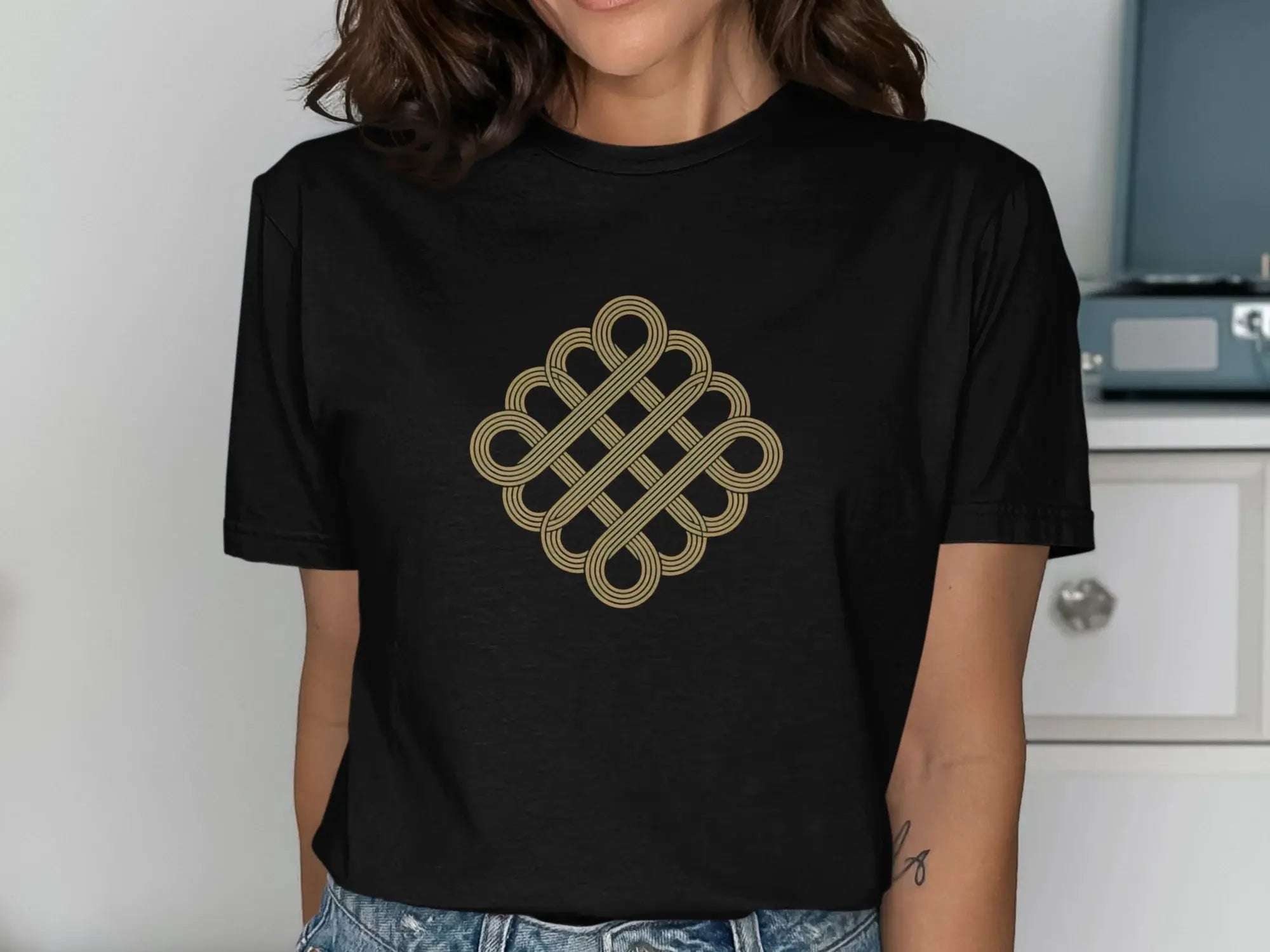 Stylish T-shirt with Unique Interwoven Gold Design