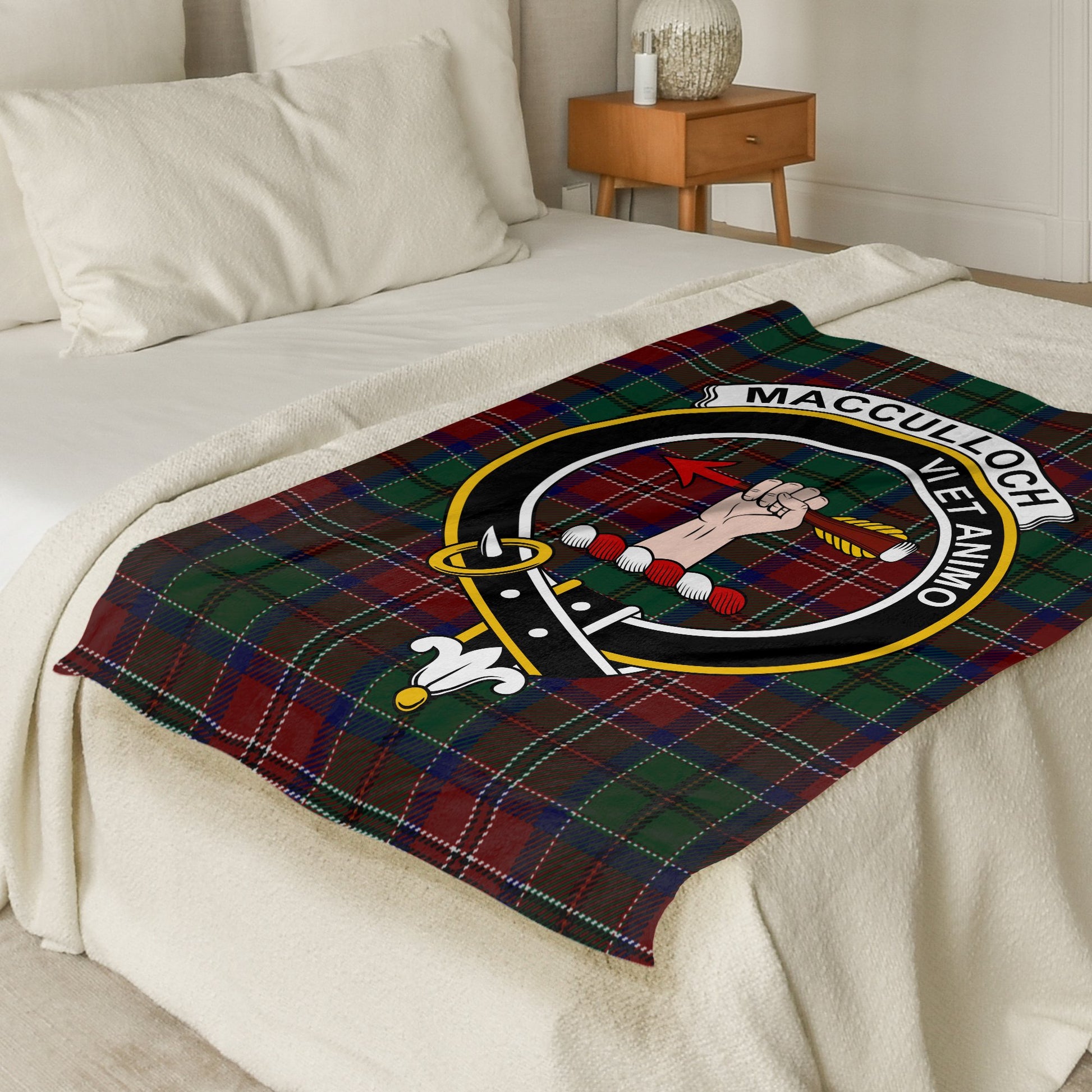 Scottish Clan MacCulloch Crest Tartan Blanket - Living Stone Gifts