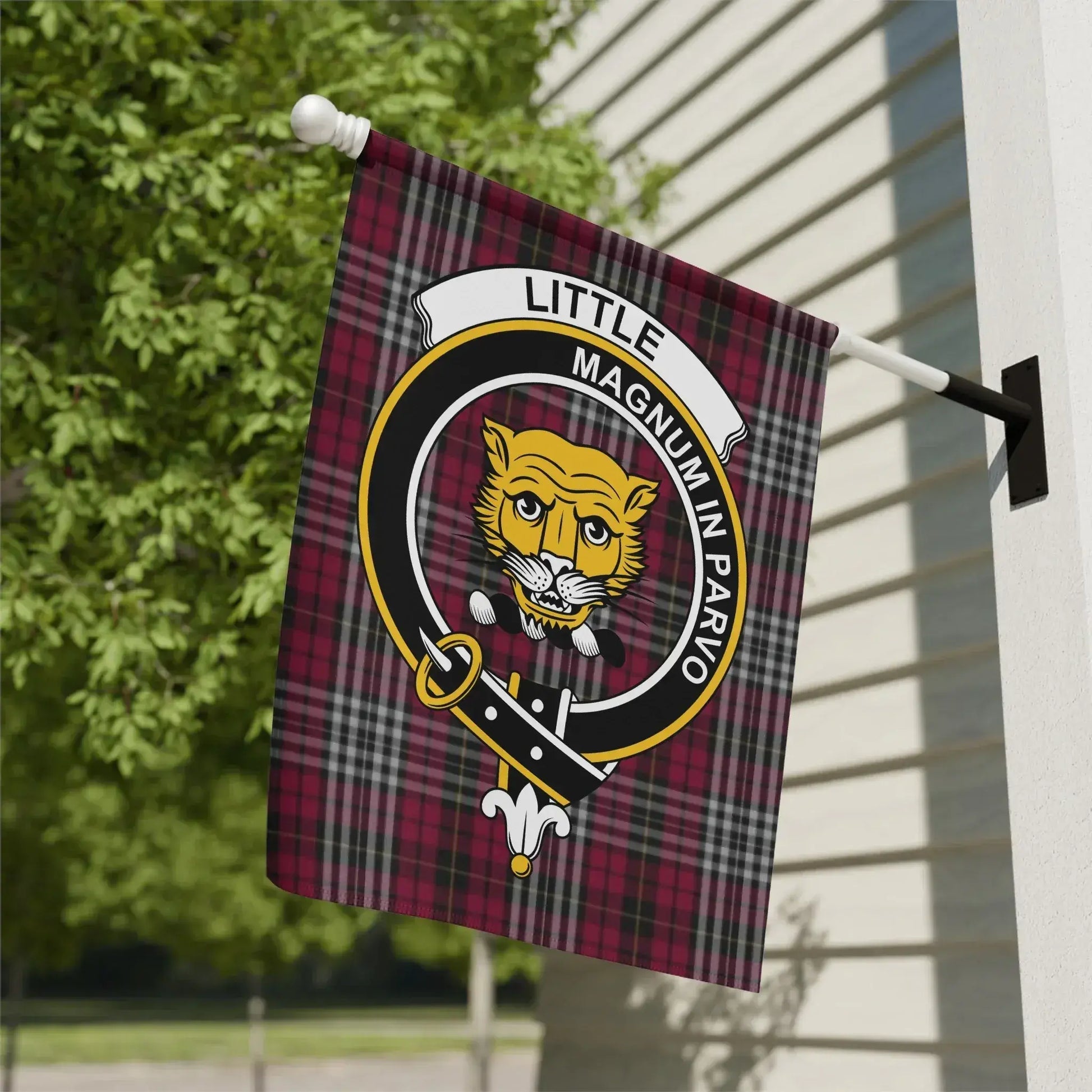 Little Magnum in Parvo Plaid Yard Flag product