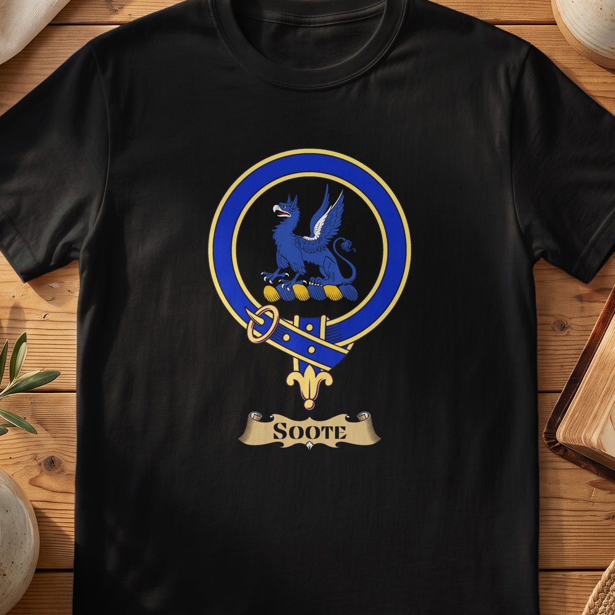 Soote Scottish clan crest T-shirt in Black