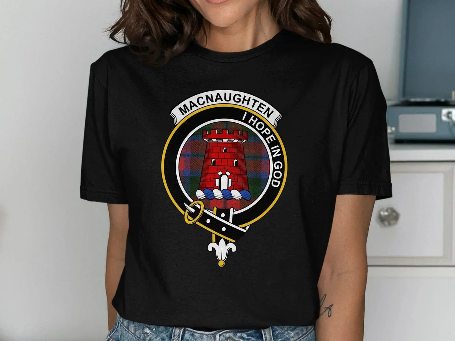Macnaughten I Hope In God Family Crest T-Shirt product
