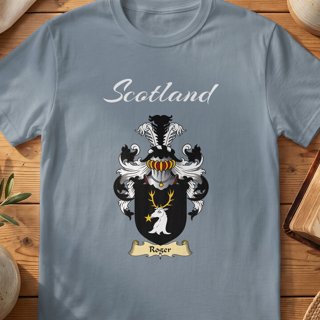Roger Scottish family shield T-shirt in Stone Blue