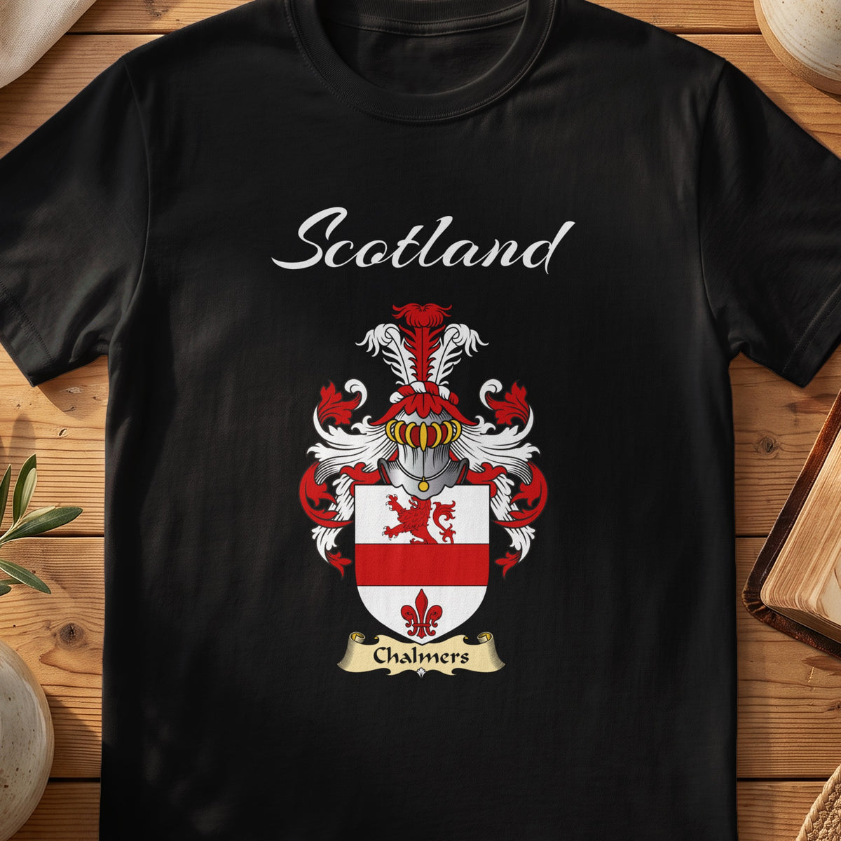 Chalmers Scottish family shield T-shirt in Black