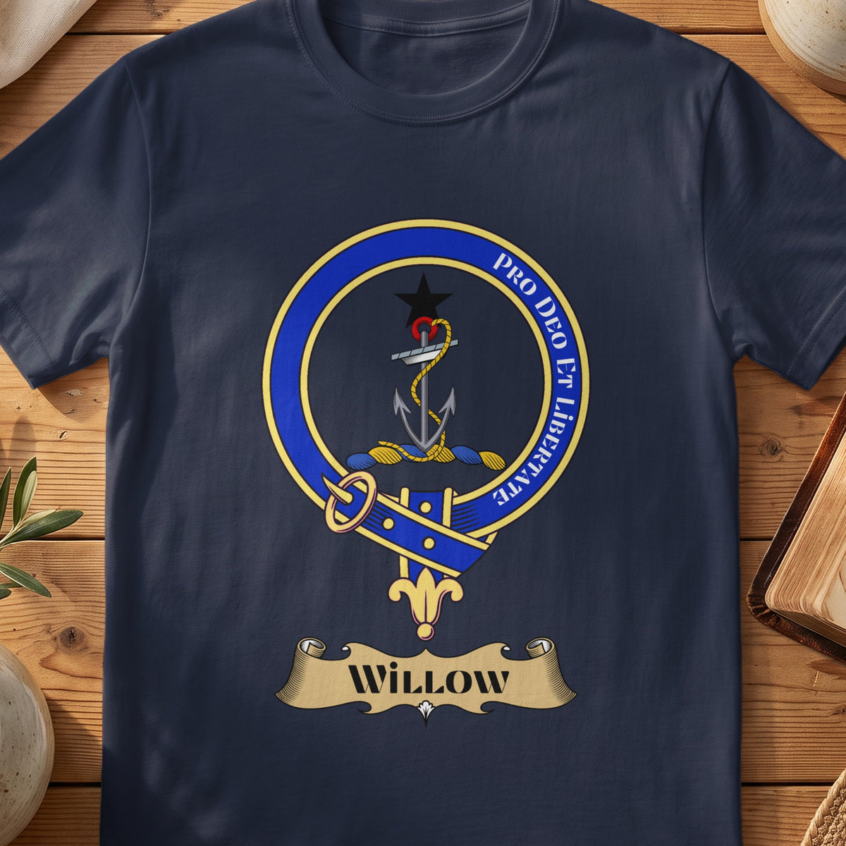 Willow Scottish clan crest T-shirt in Navy