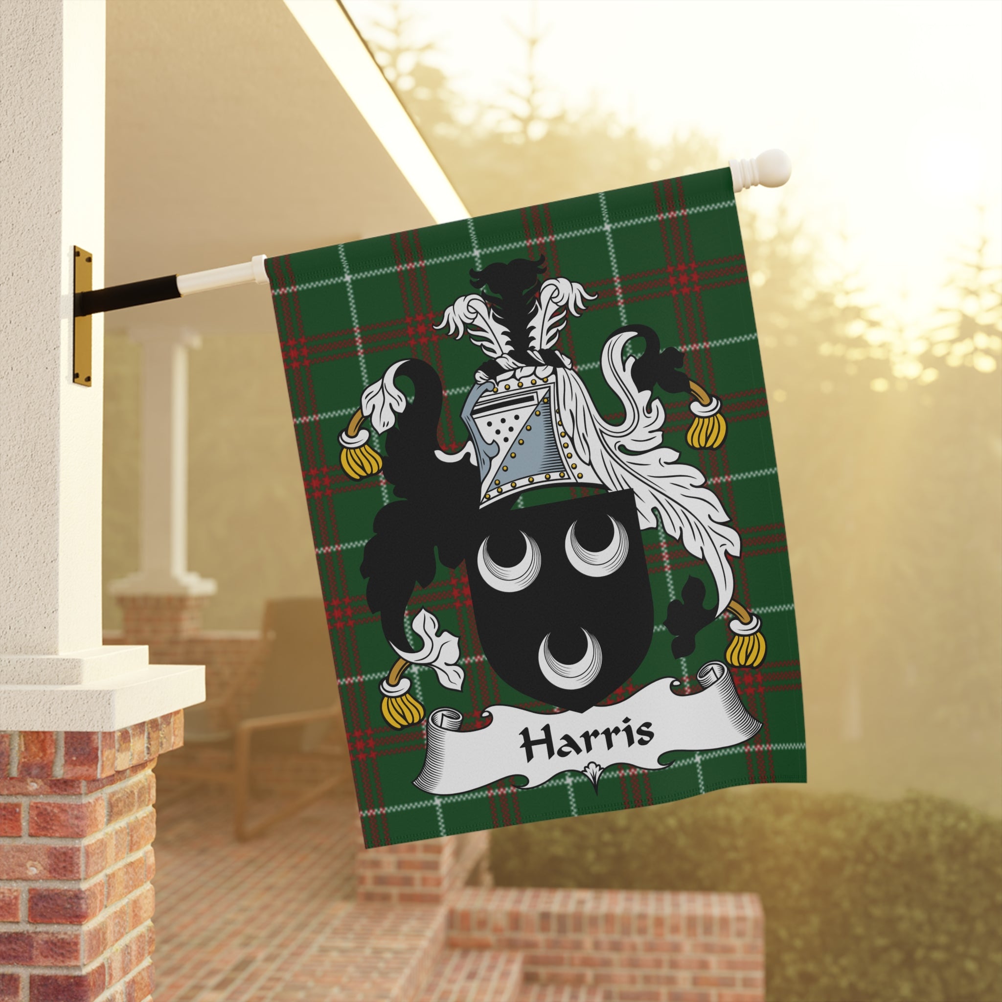 Green tartan flag with black crest and "Harris" text.