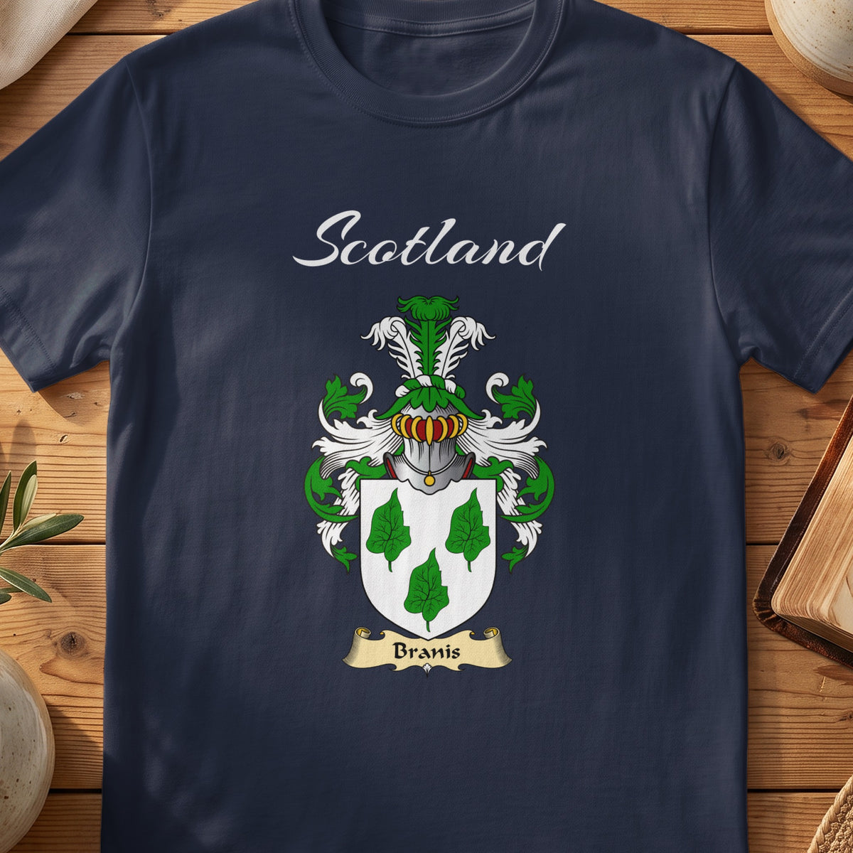 Branis Scottish family shield T-shirt in Navy