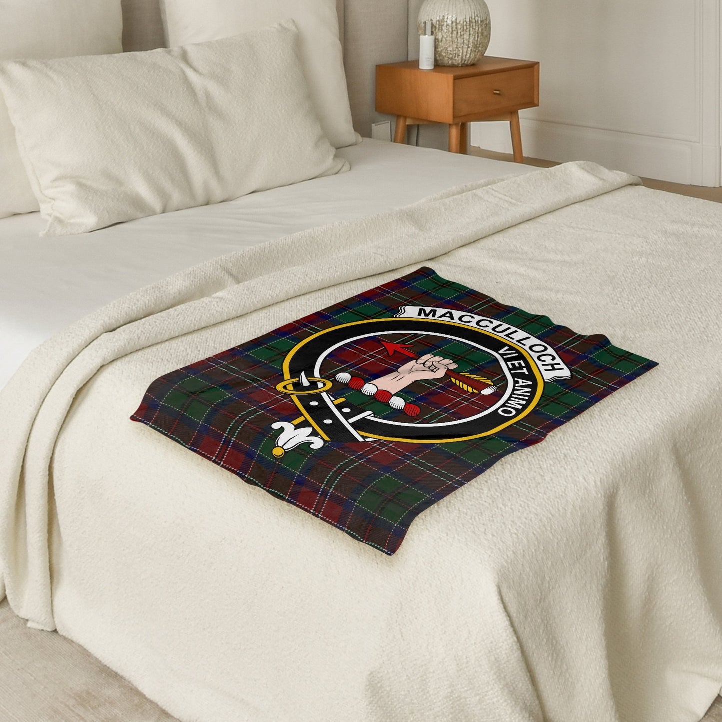 Scottish Clan MacCulloch Crest Tartan Blanket - Living Stone Gifts