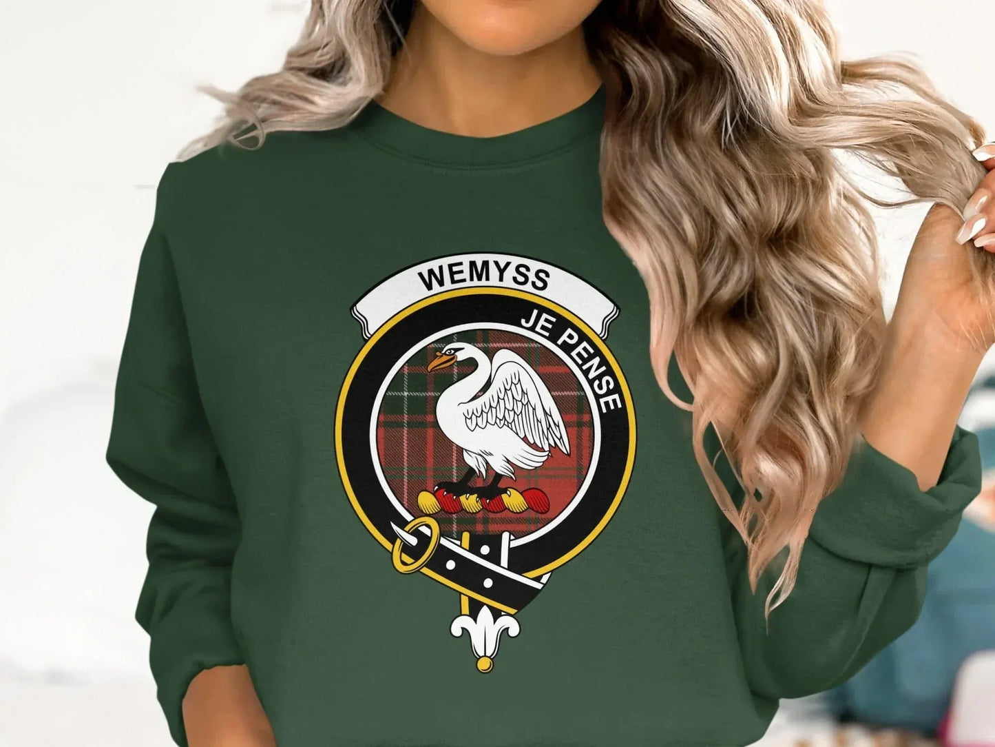 Wemyss Je Pense Swan Crest Graphic Sweatshirt product