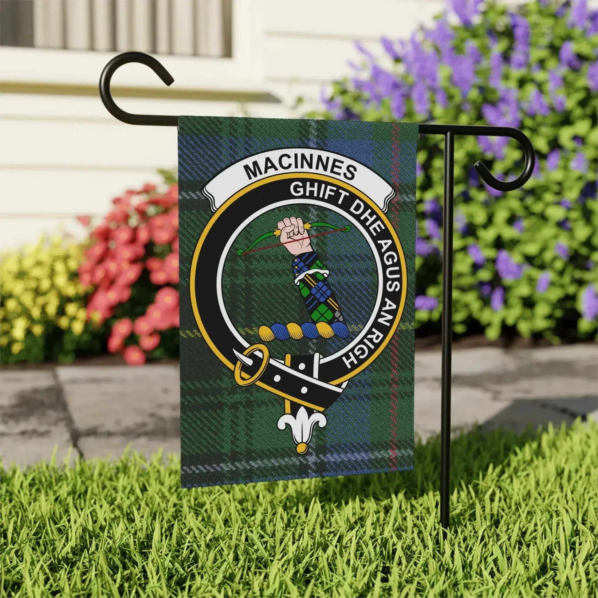 Macinnes Ghillie Dhìleas An Crìosach Garden Flag product type