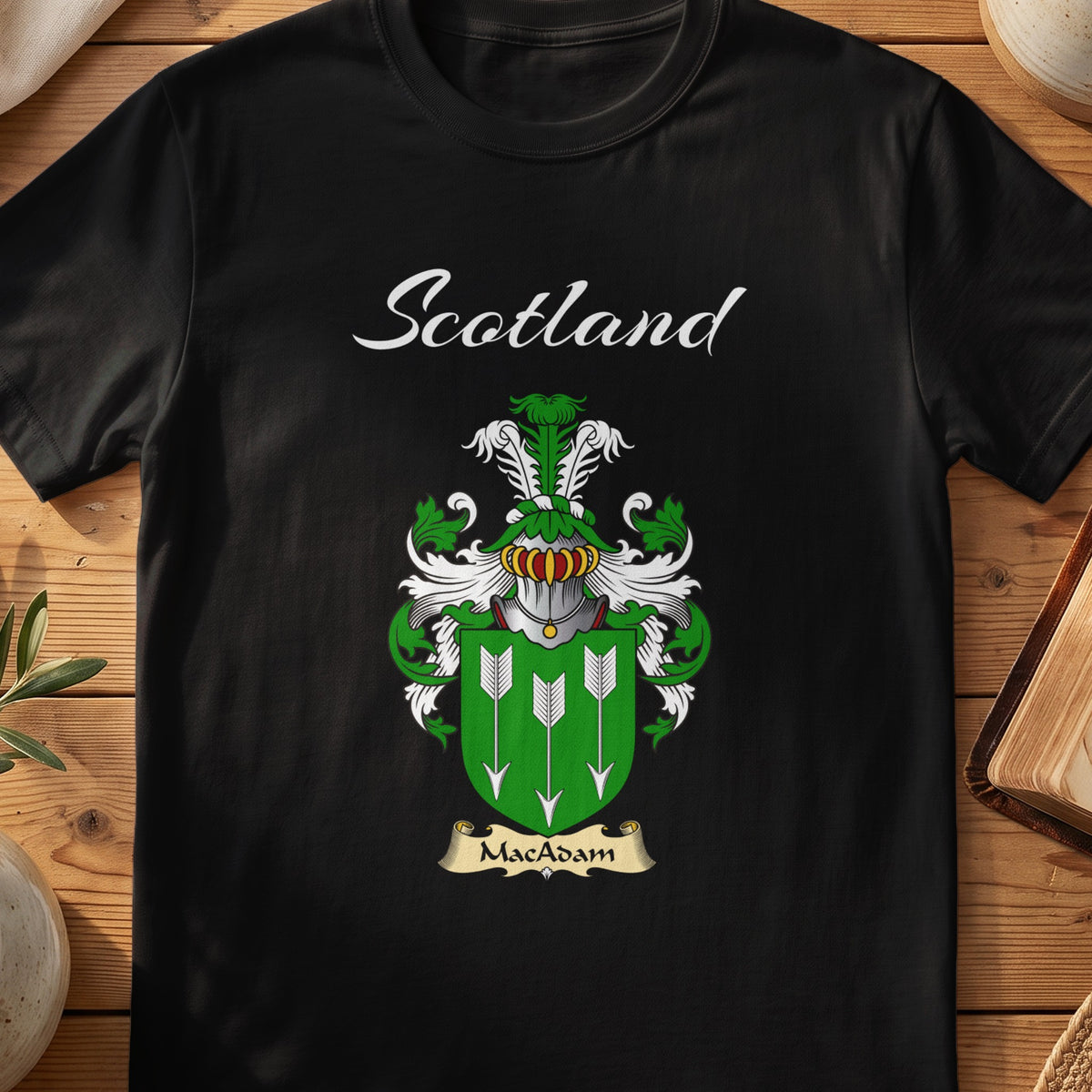 MacAdam Scottish family shield T-shirt in Black