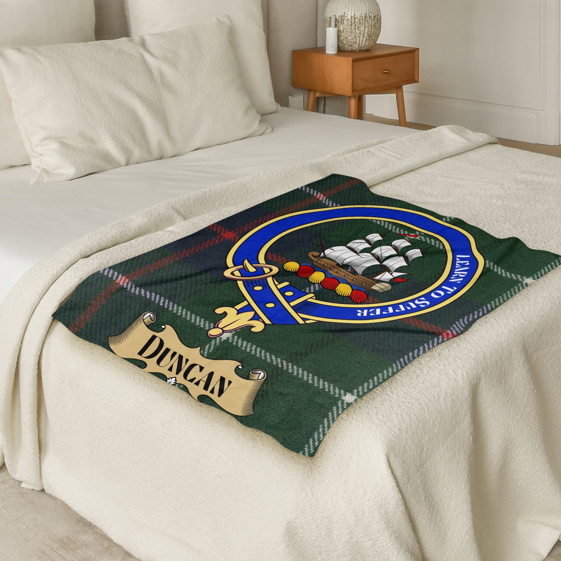 Scottish Clan Duncan Crest Tartan Blanket - Living Stone Gifts